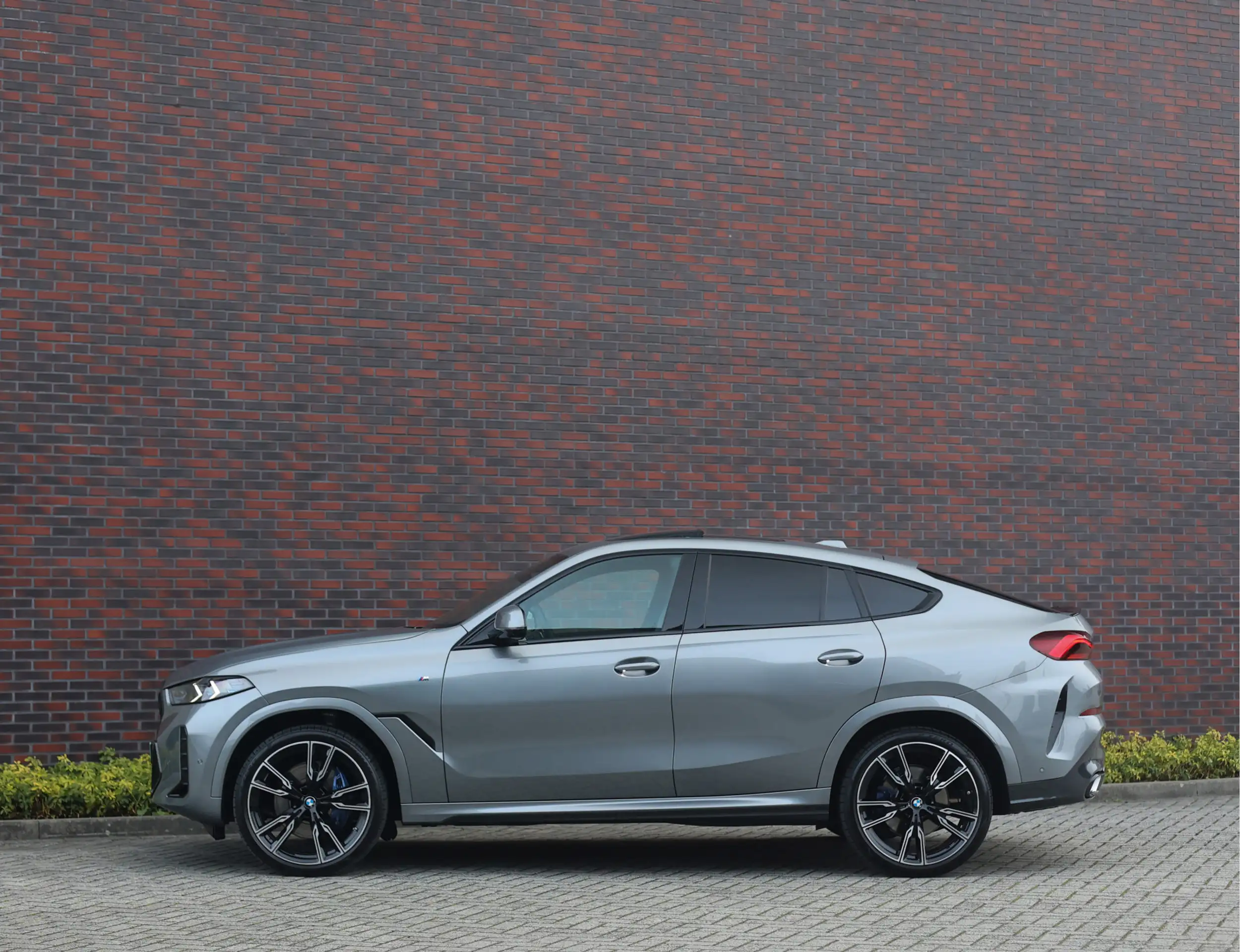 BMW - X6