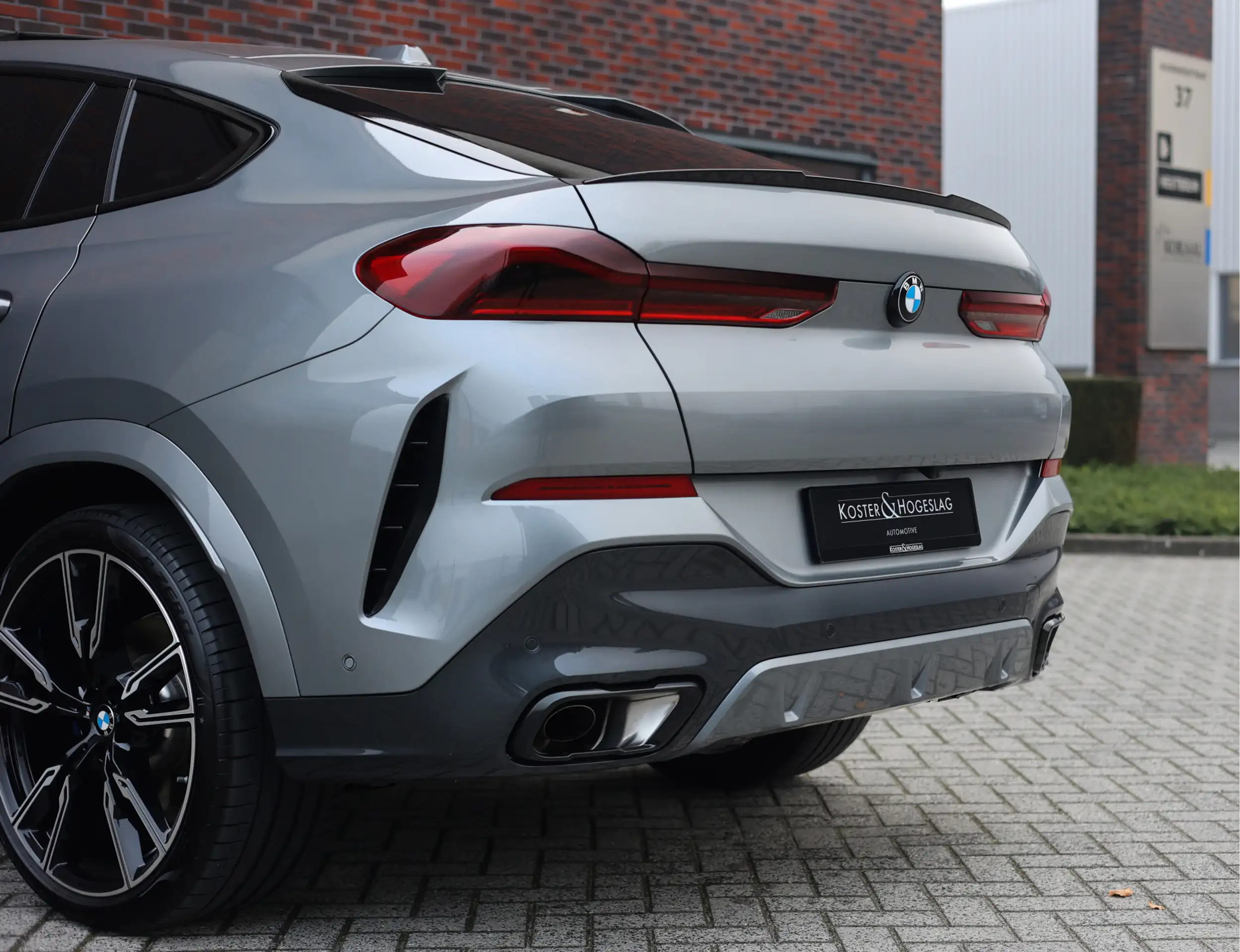 BMW - X6