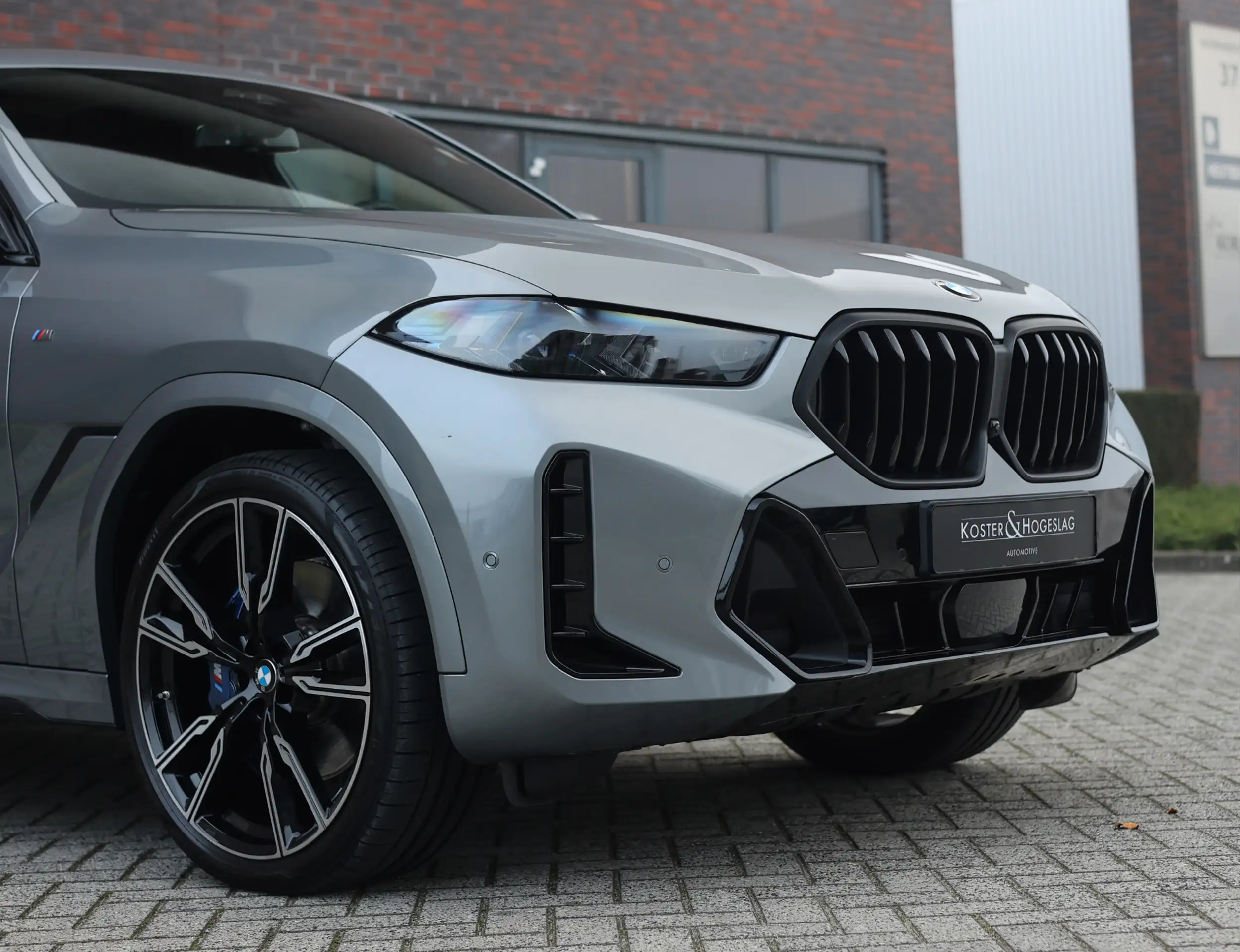 BMW - X6