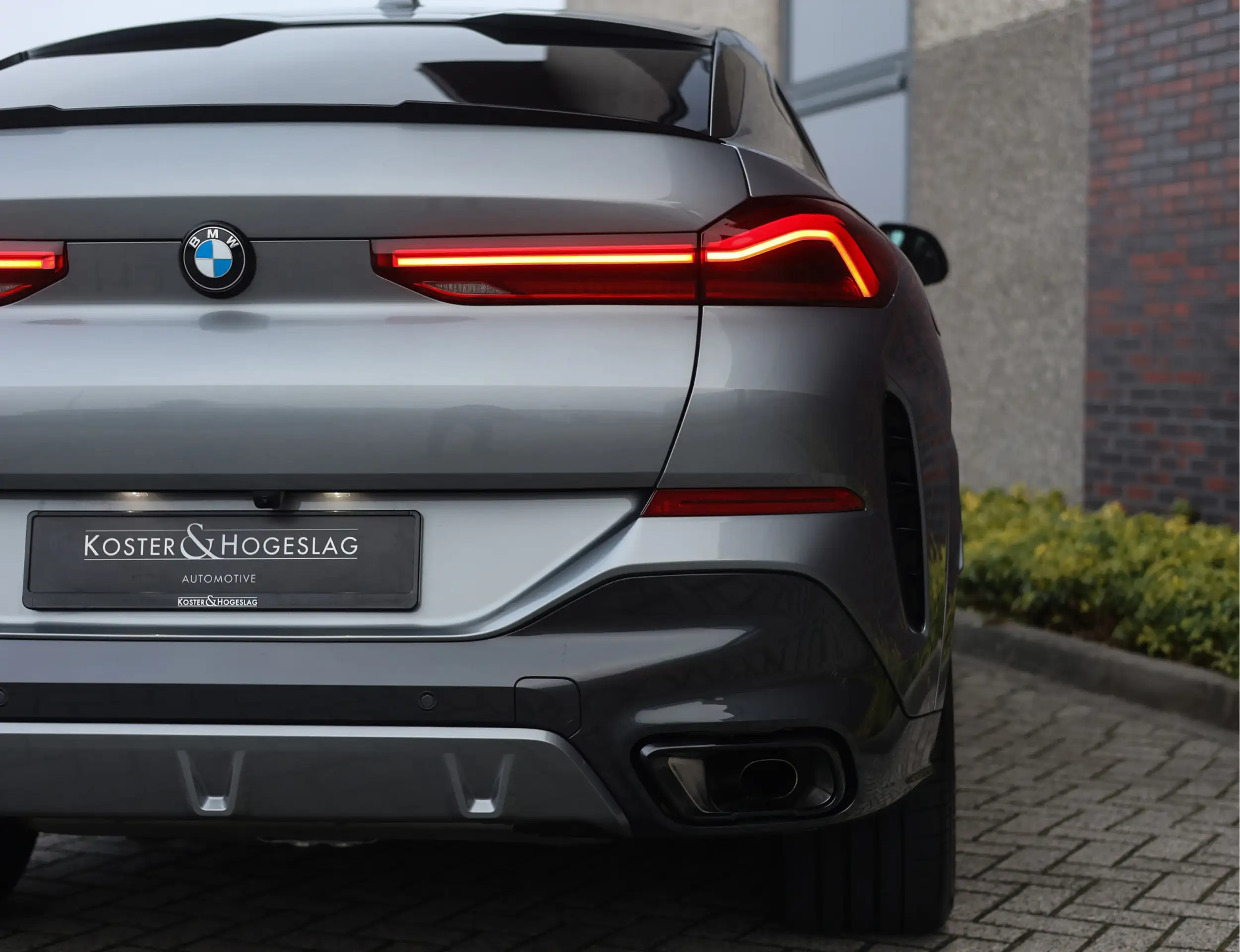 BMW - X6