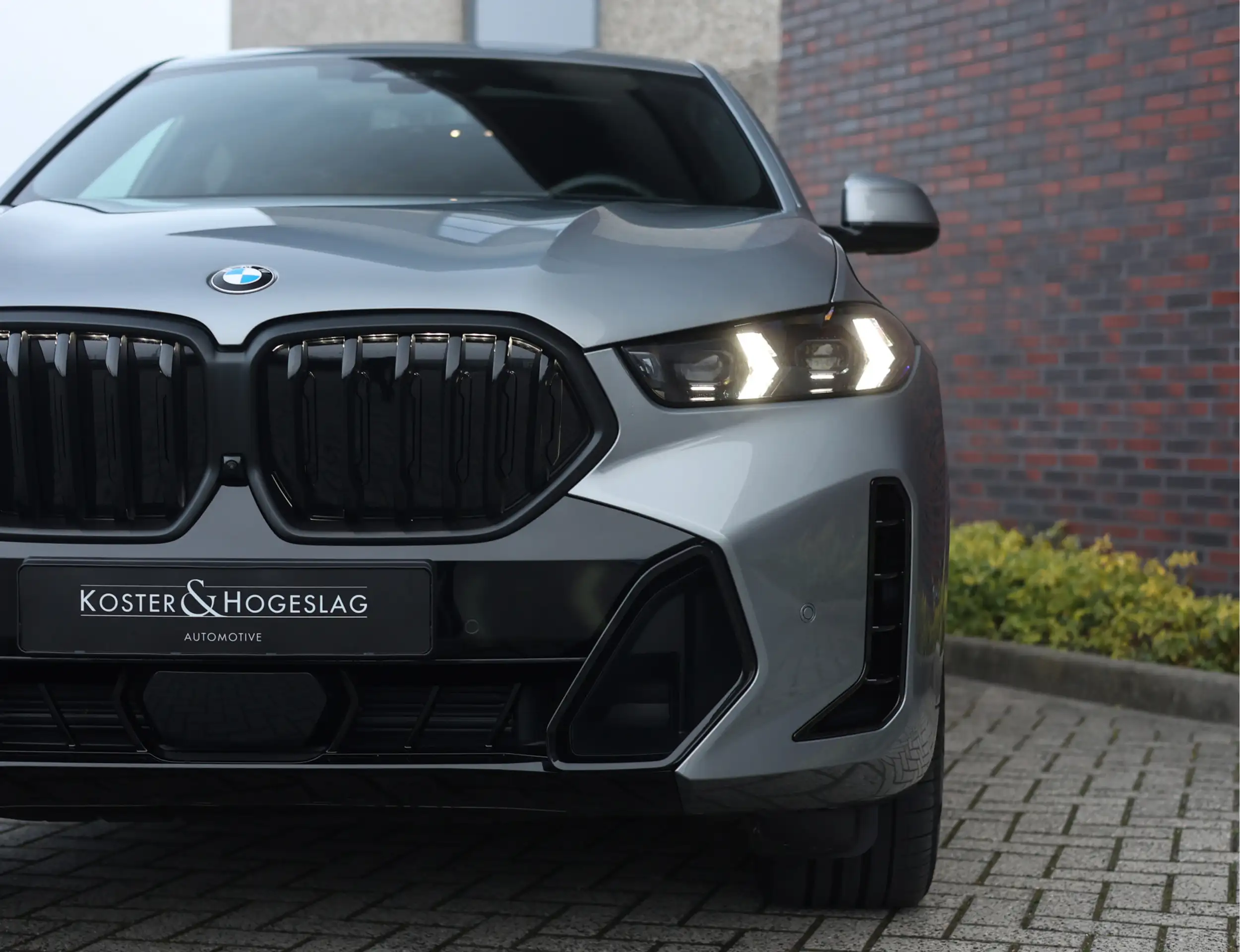 BMW - X6