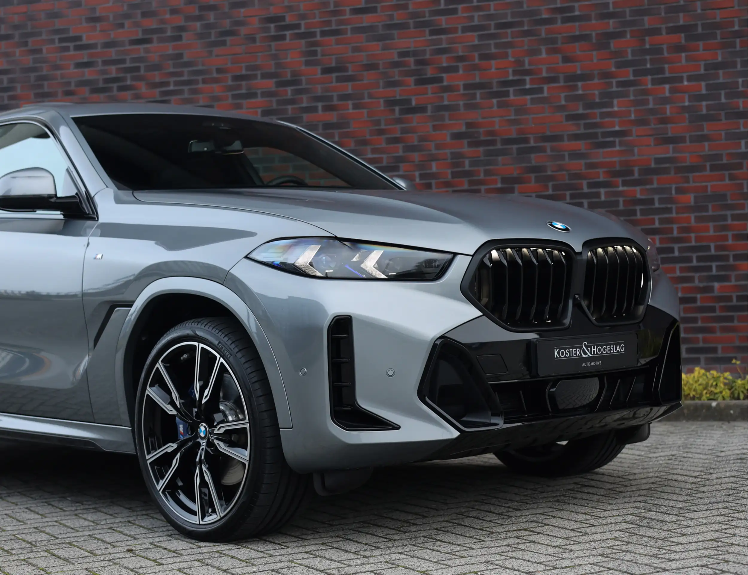 BMW - X6