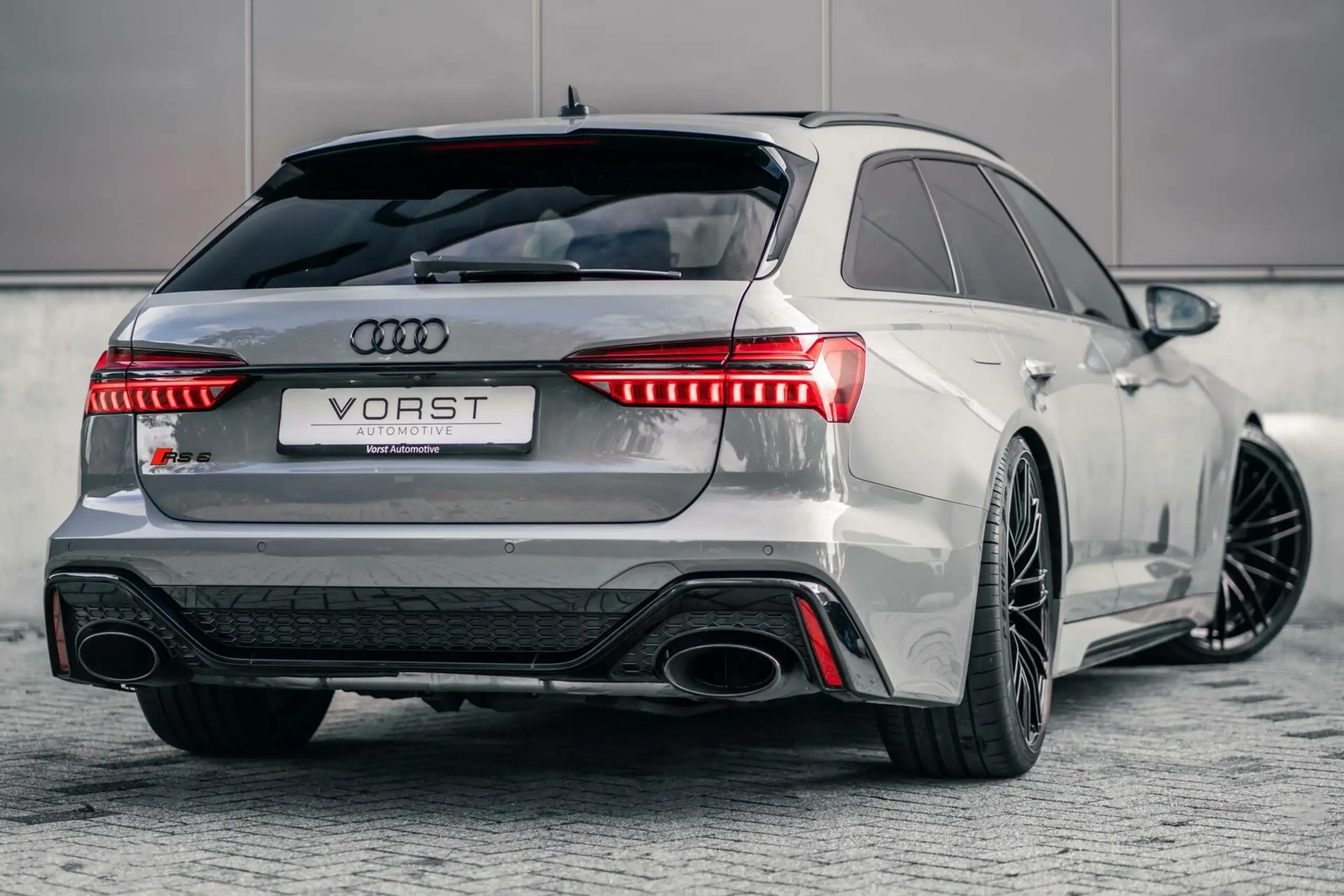 Audi - RS6