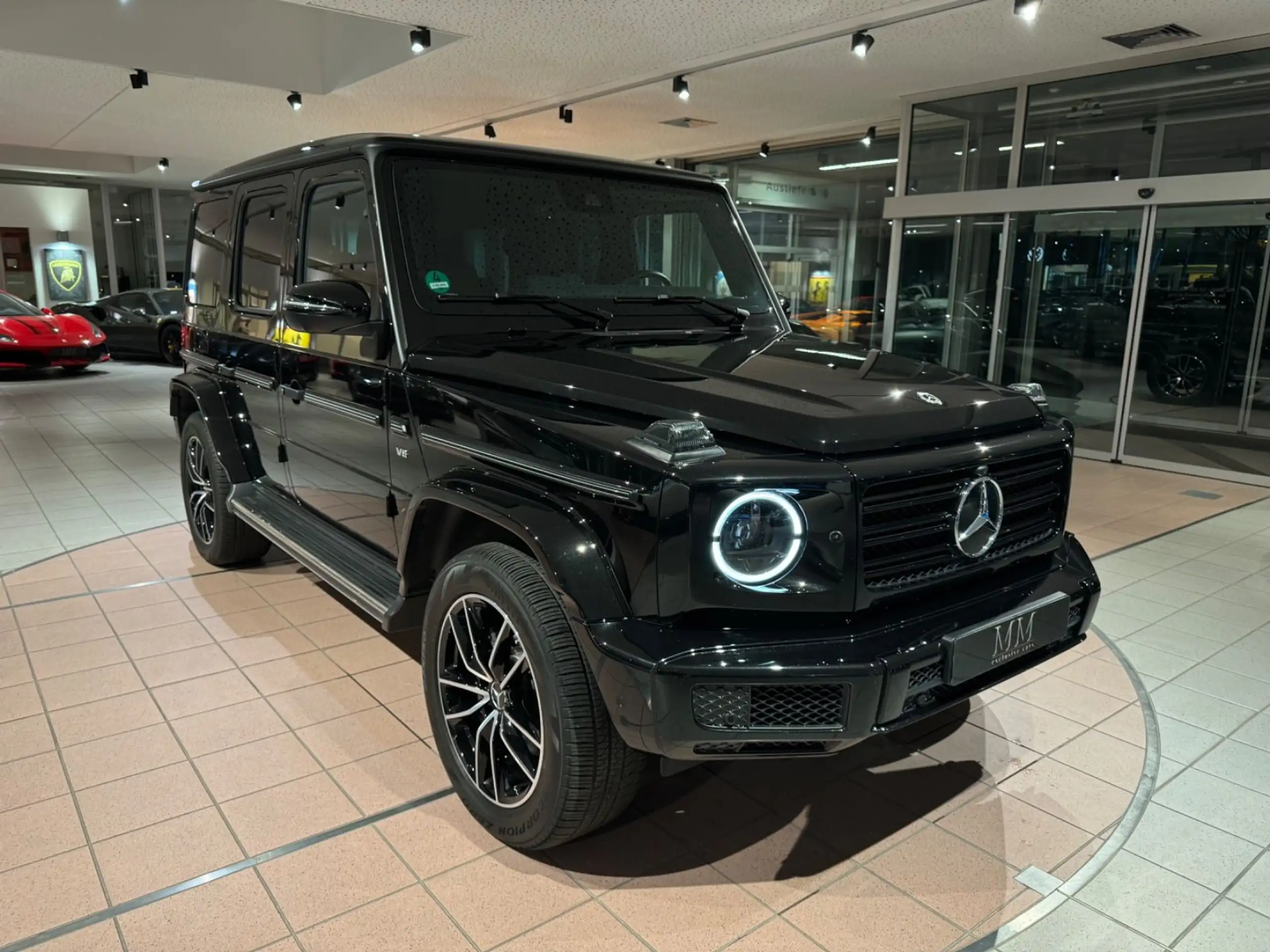 Mercedes-Benz - G 500