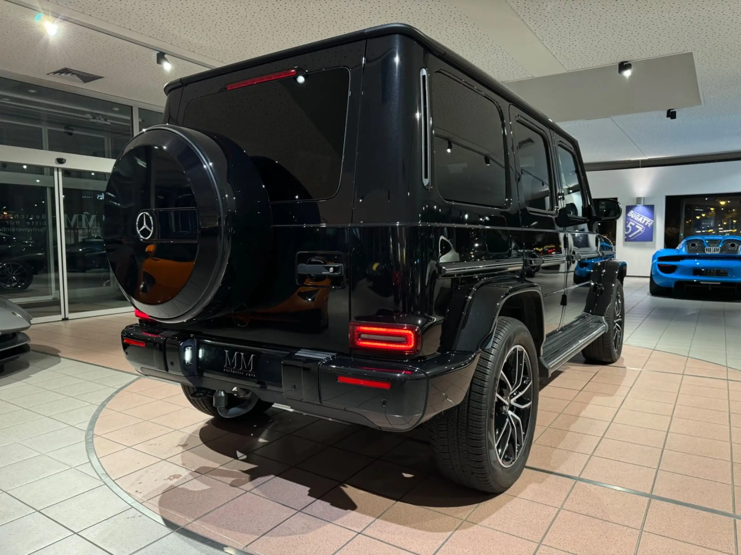 Mercedes-Benz - G 500