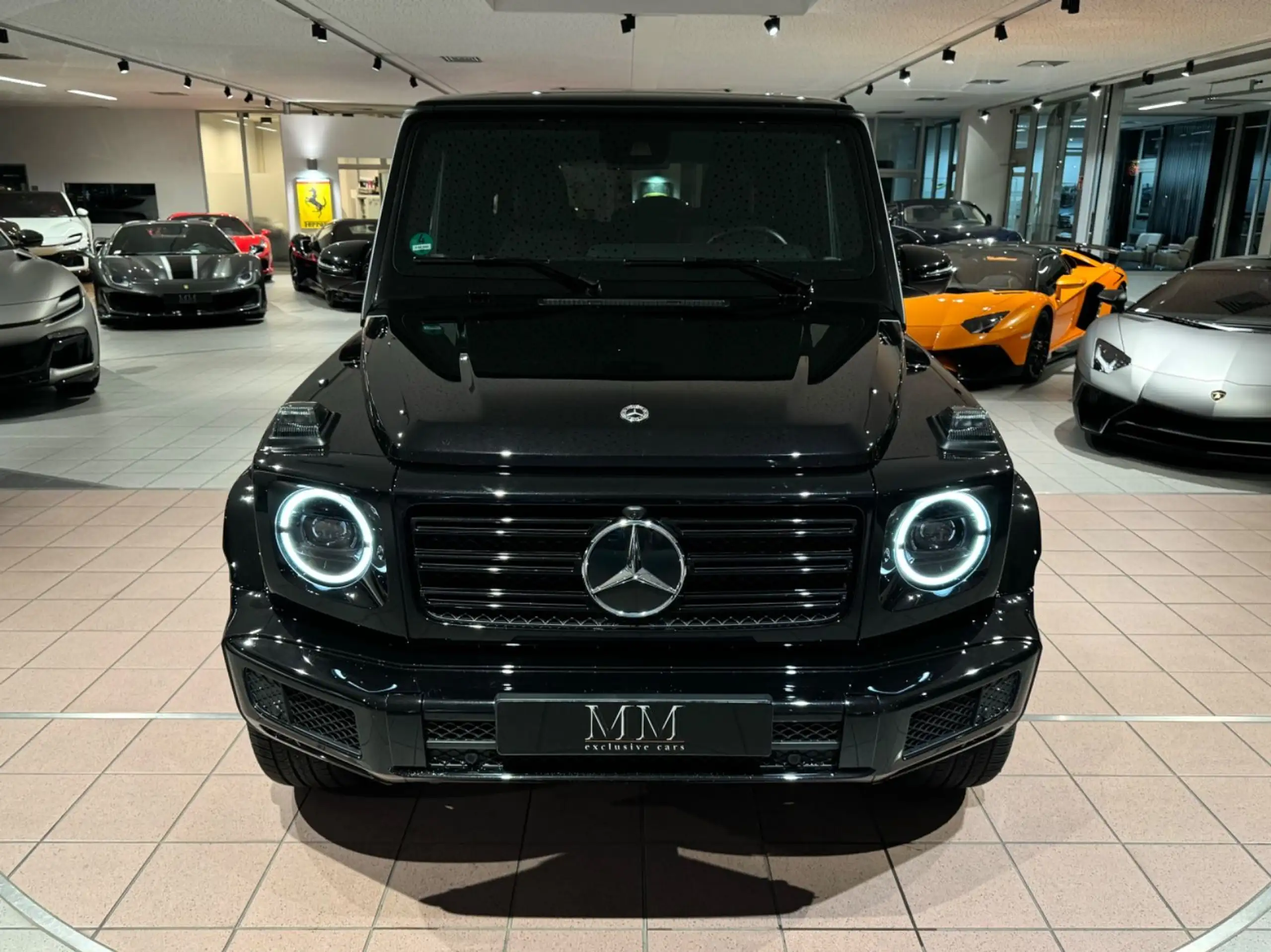 Mercedes-Benz - G 500