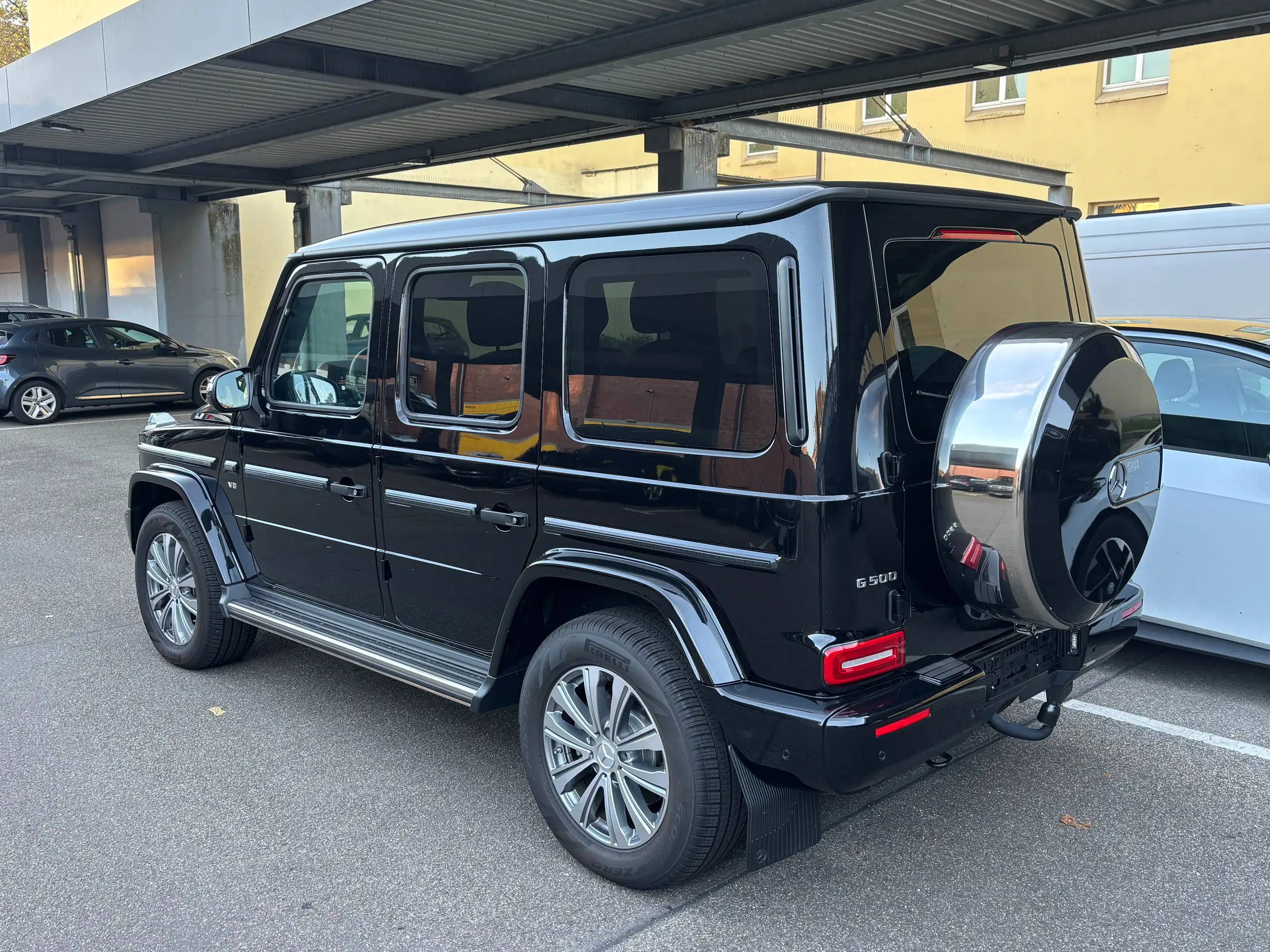 Mercedes-Benz - G 500