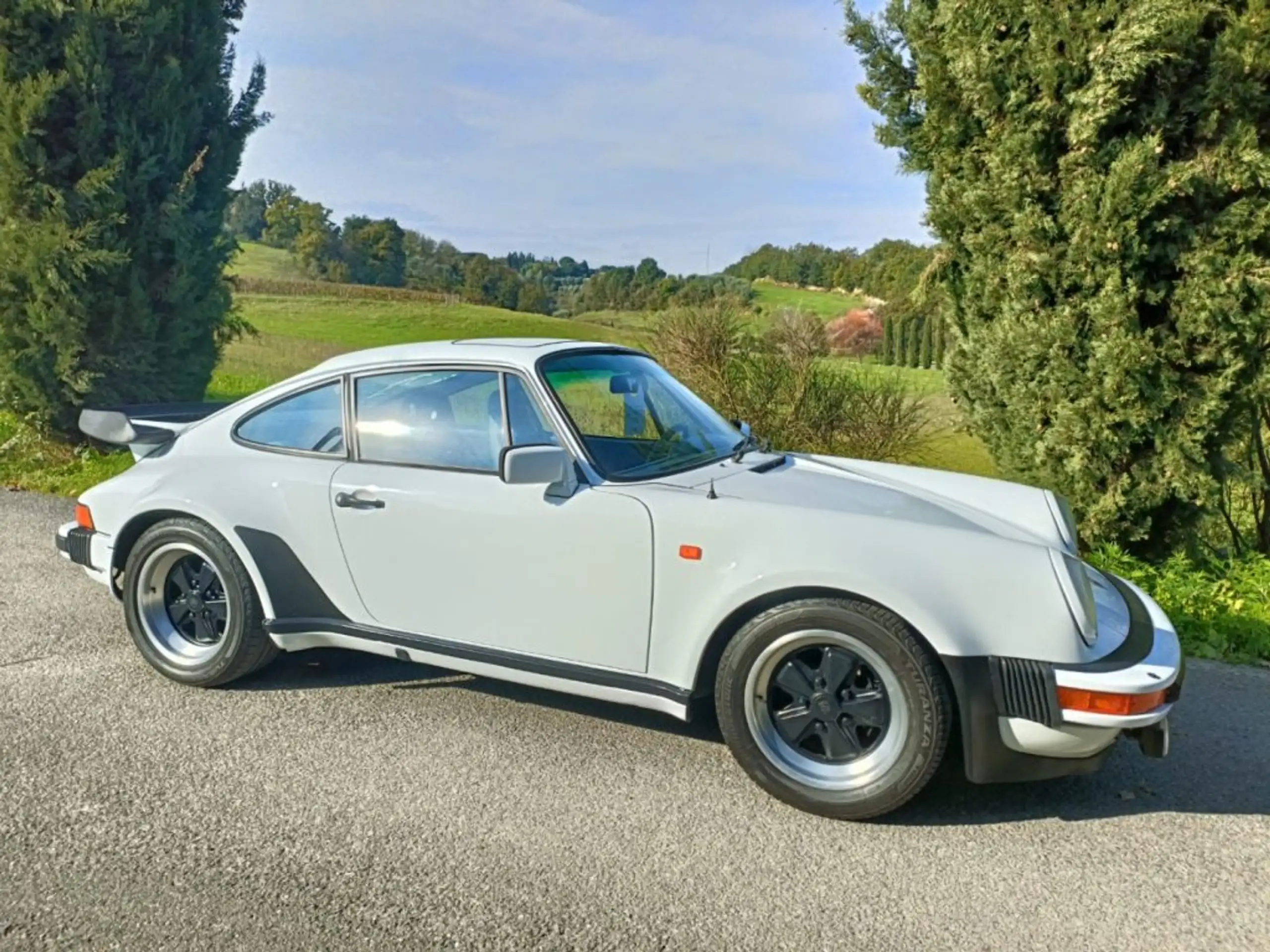 Porsche - 911