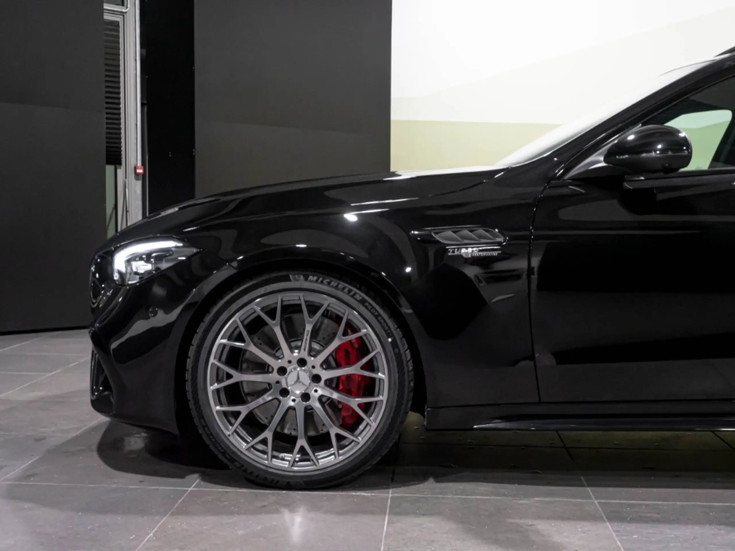 Mercedes-Benz - C 63 AMG