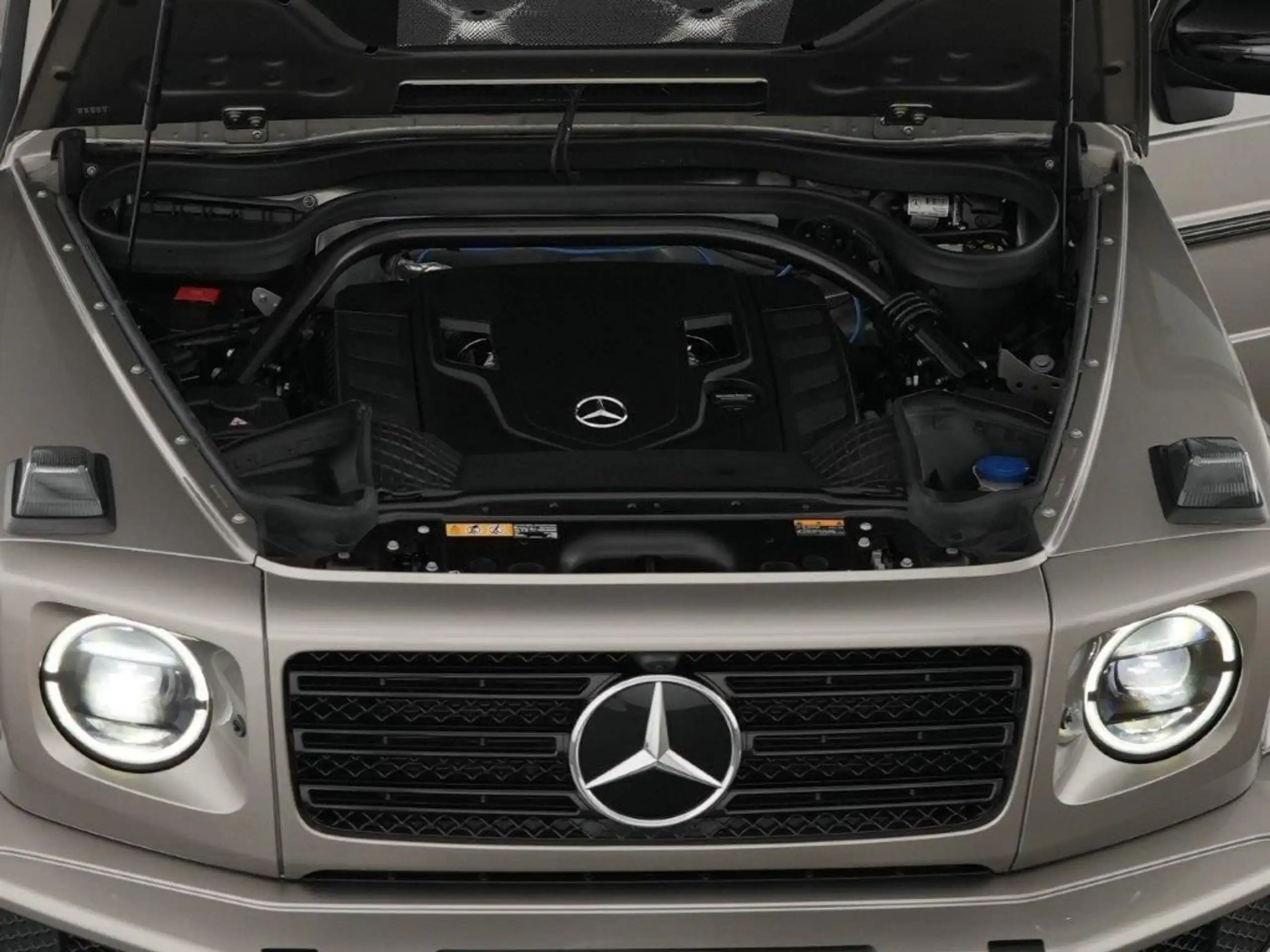 Mercedes-Benz - G 500