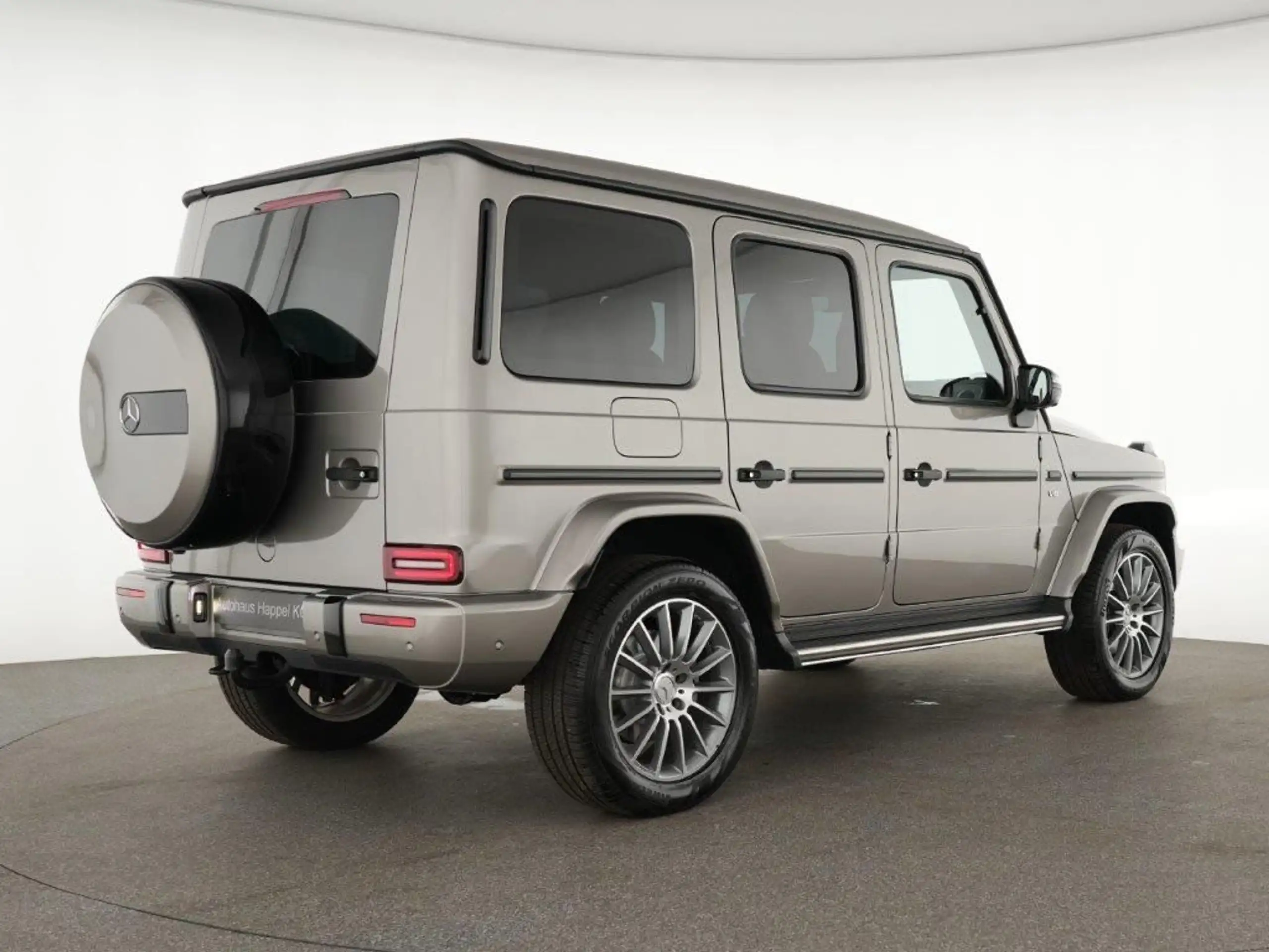 Mercedes-Benz - G 500