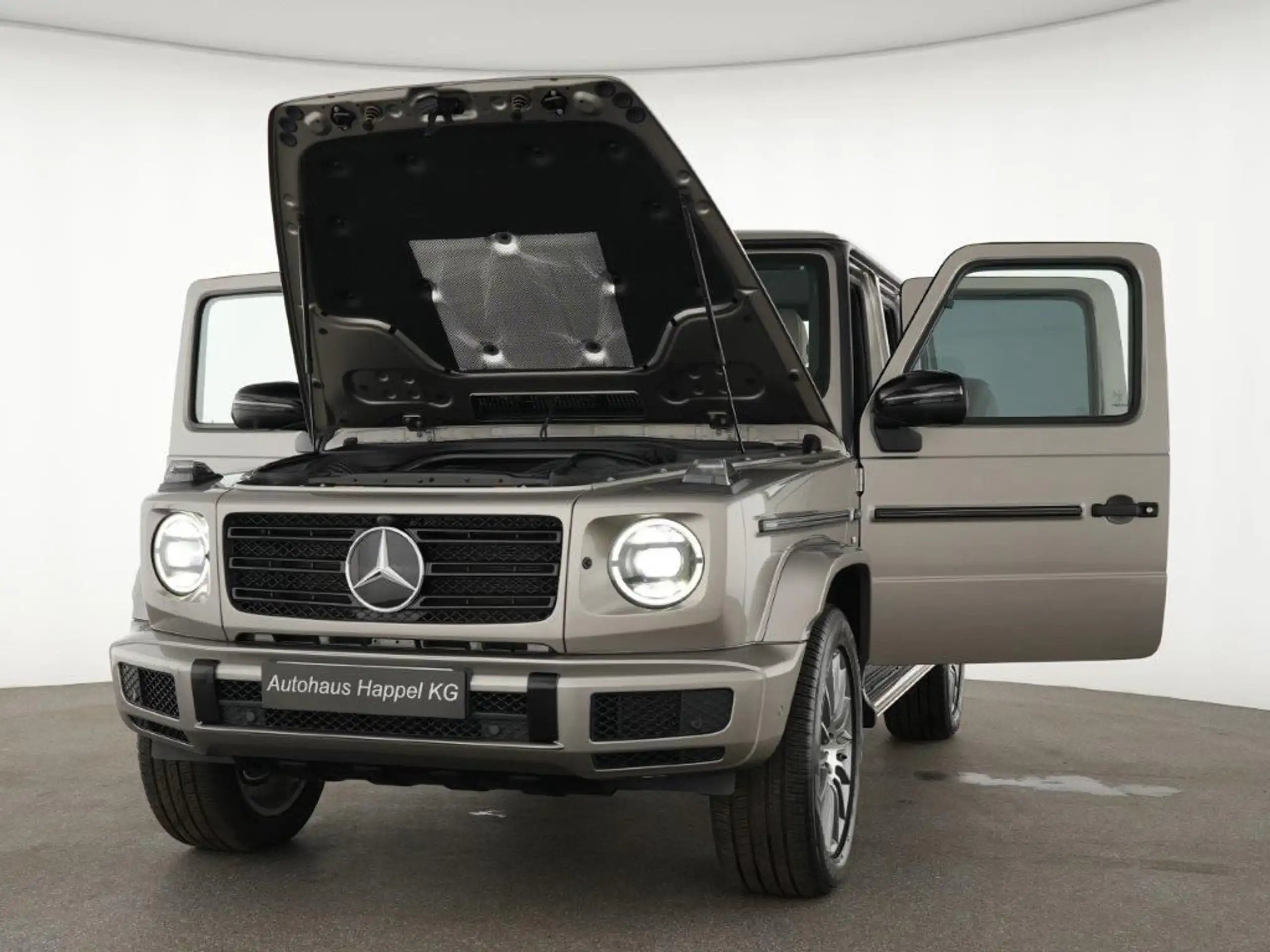 Mercedes-Benz - G 500