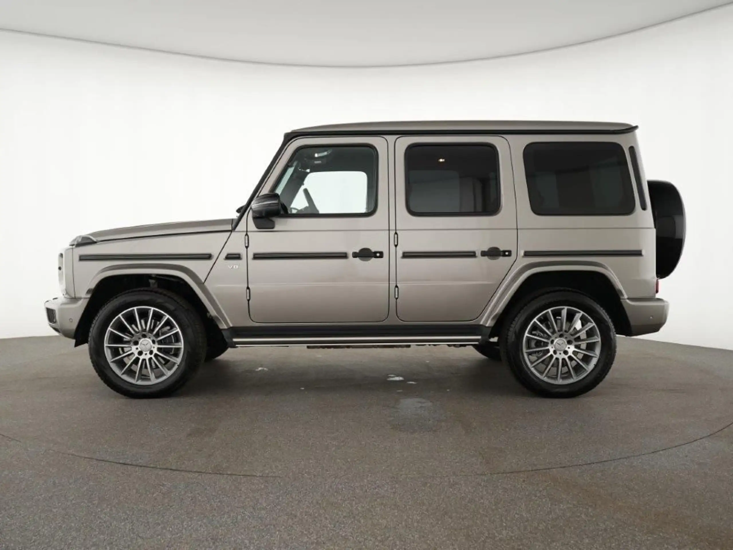 Mercedes-Benz - G 500