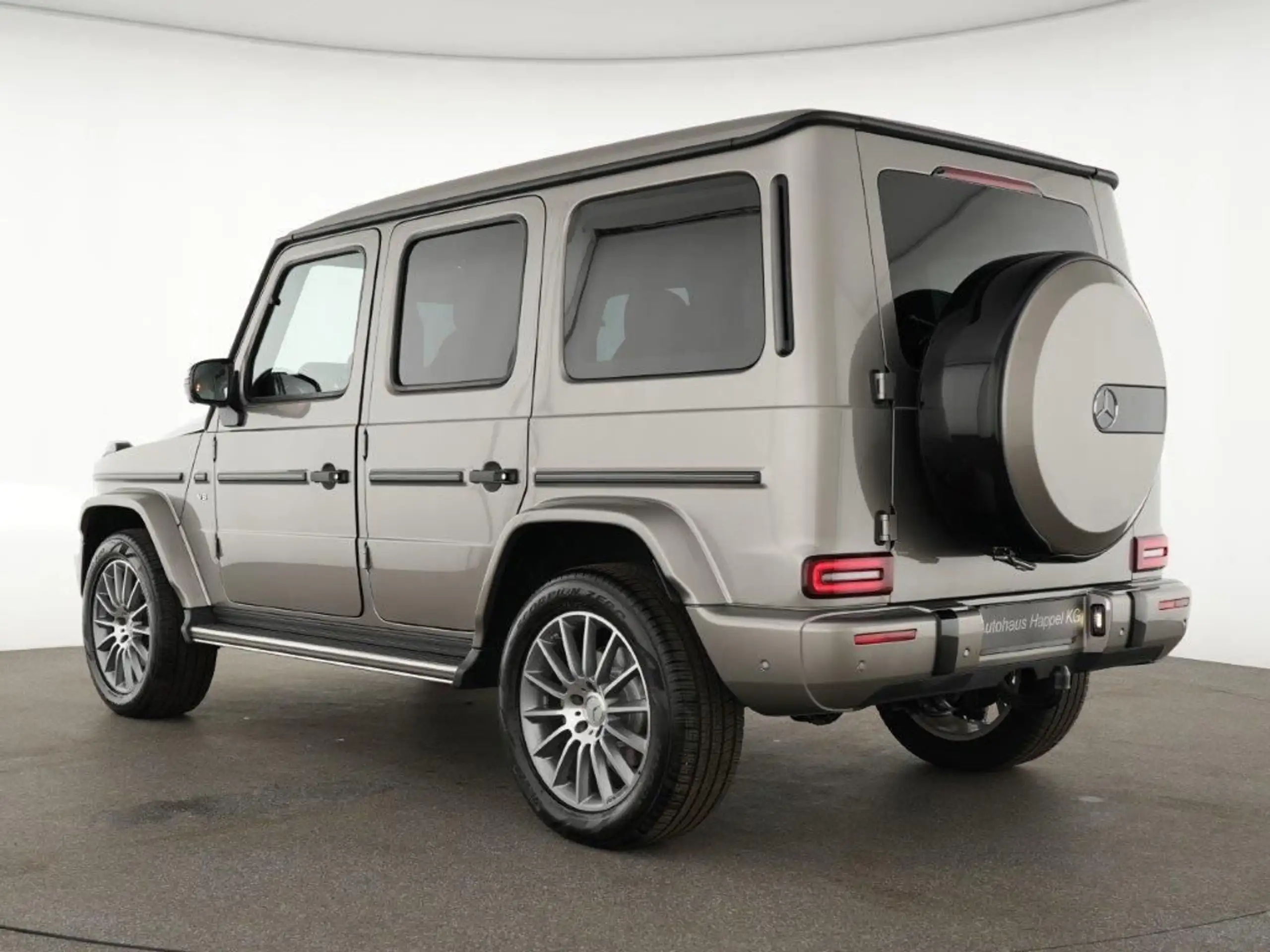 Mercedes-Benz - G 500