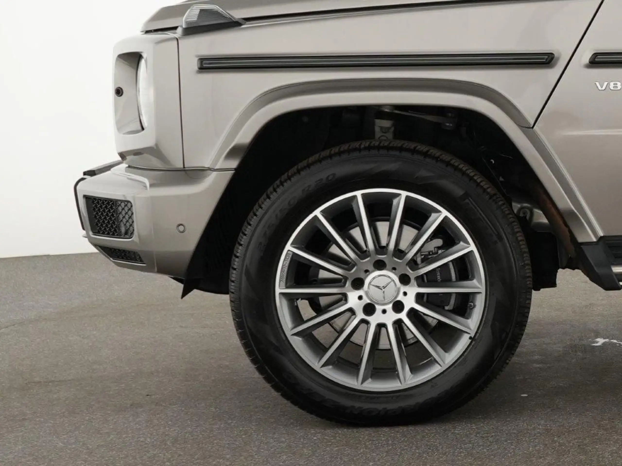 Mercedes-Benz - G 500