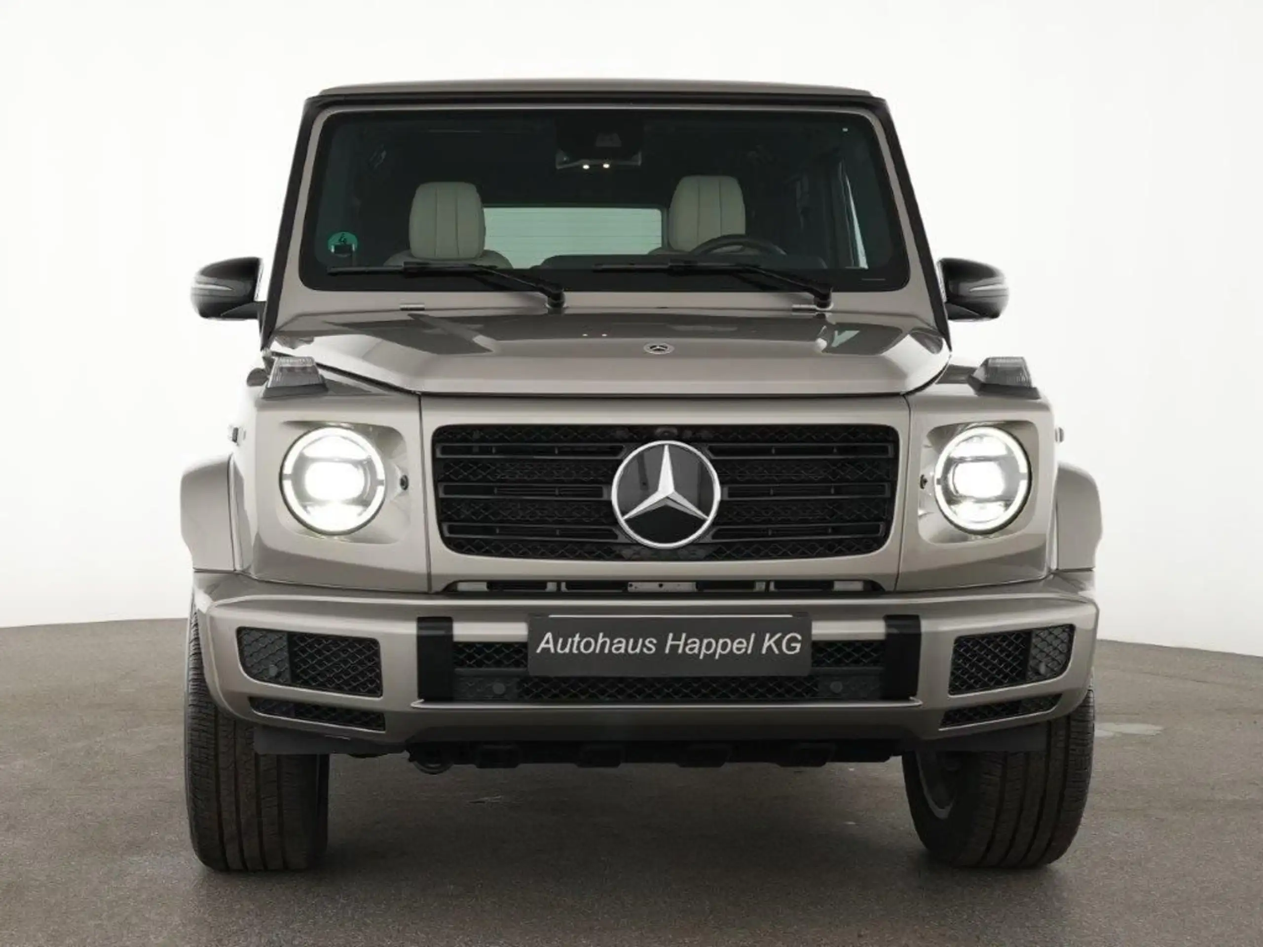 Mercedes-Benz - G 500