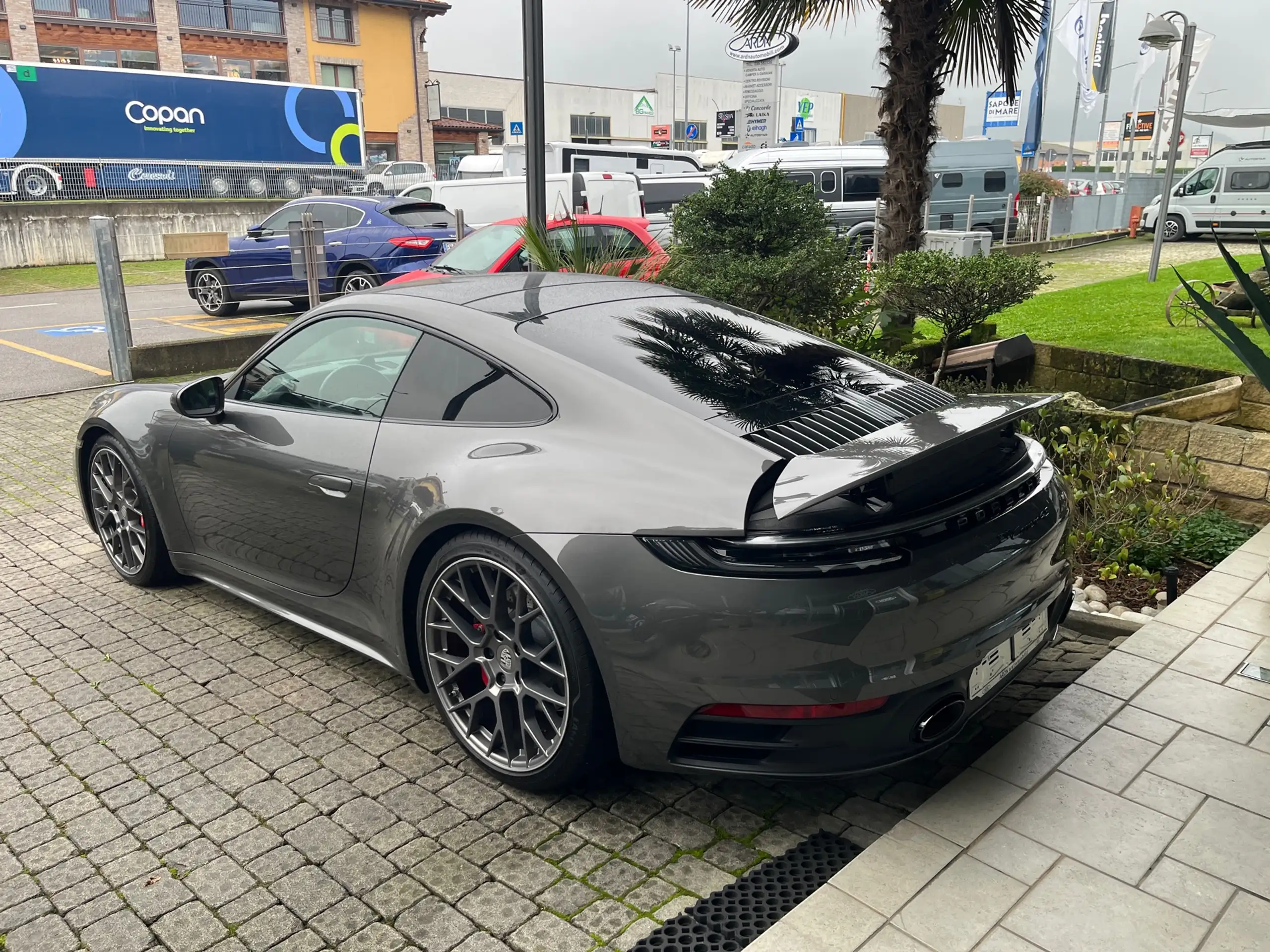 Porsche - 911