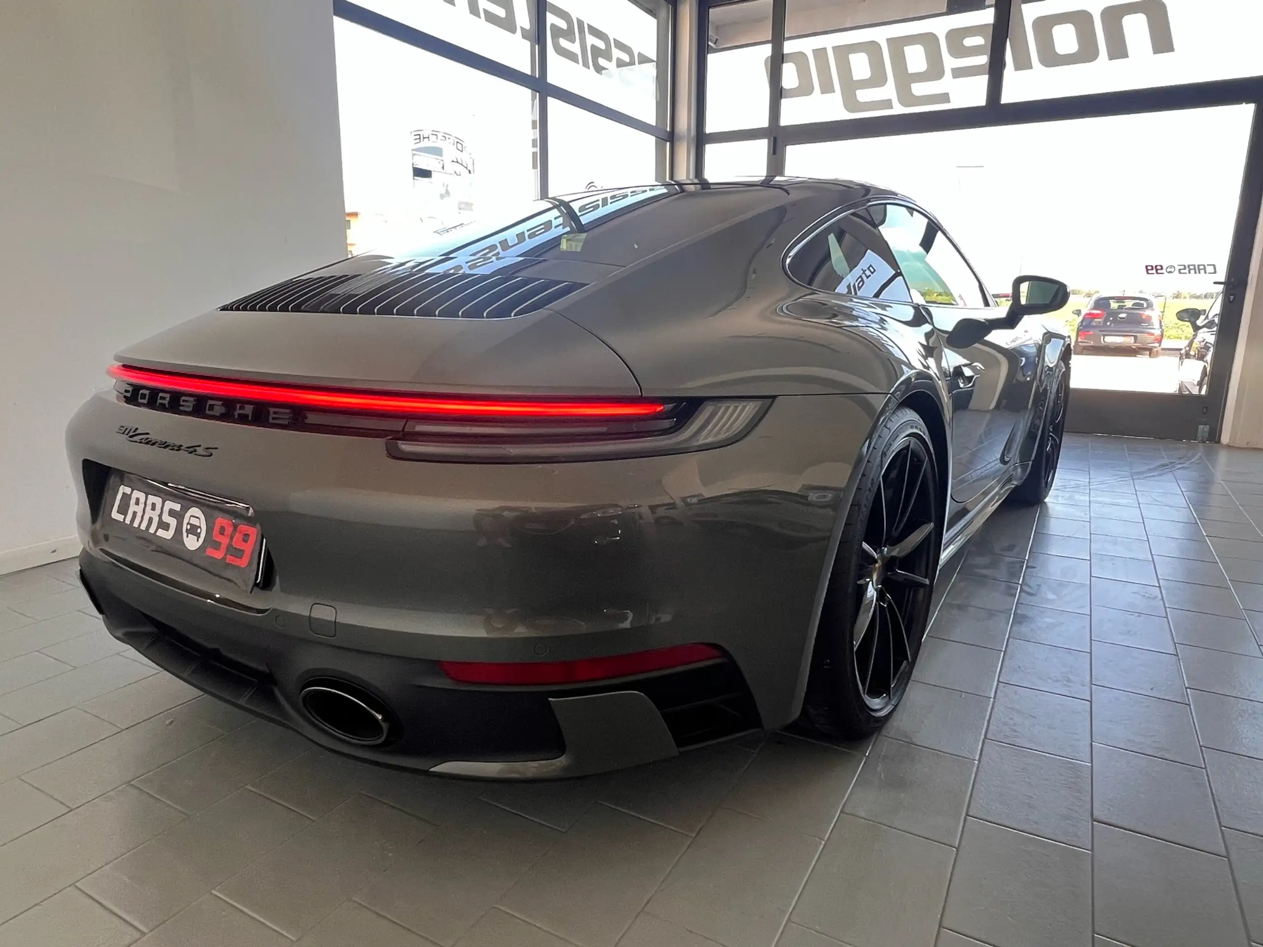 Porsche - 911