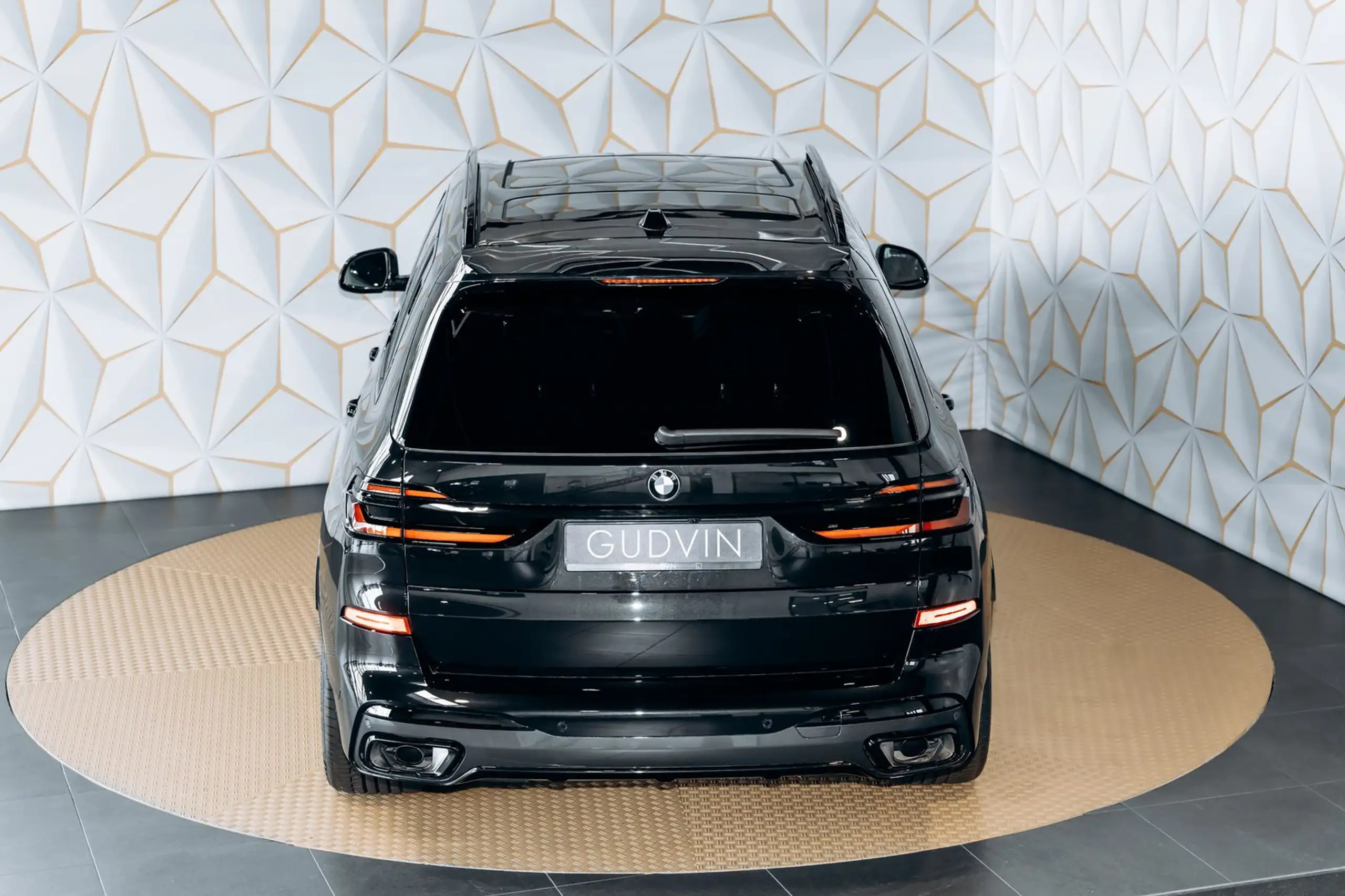 BMW - X7