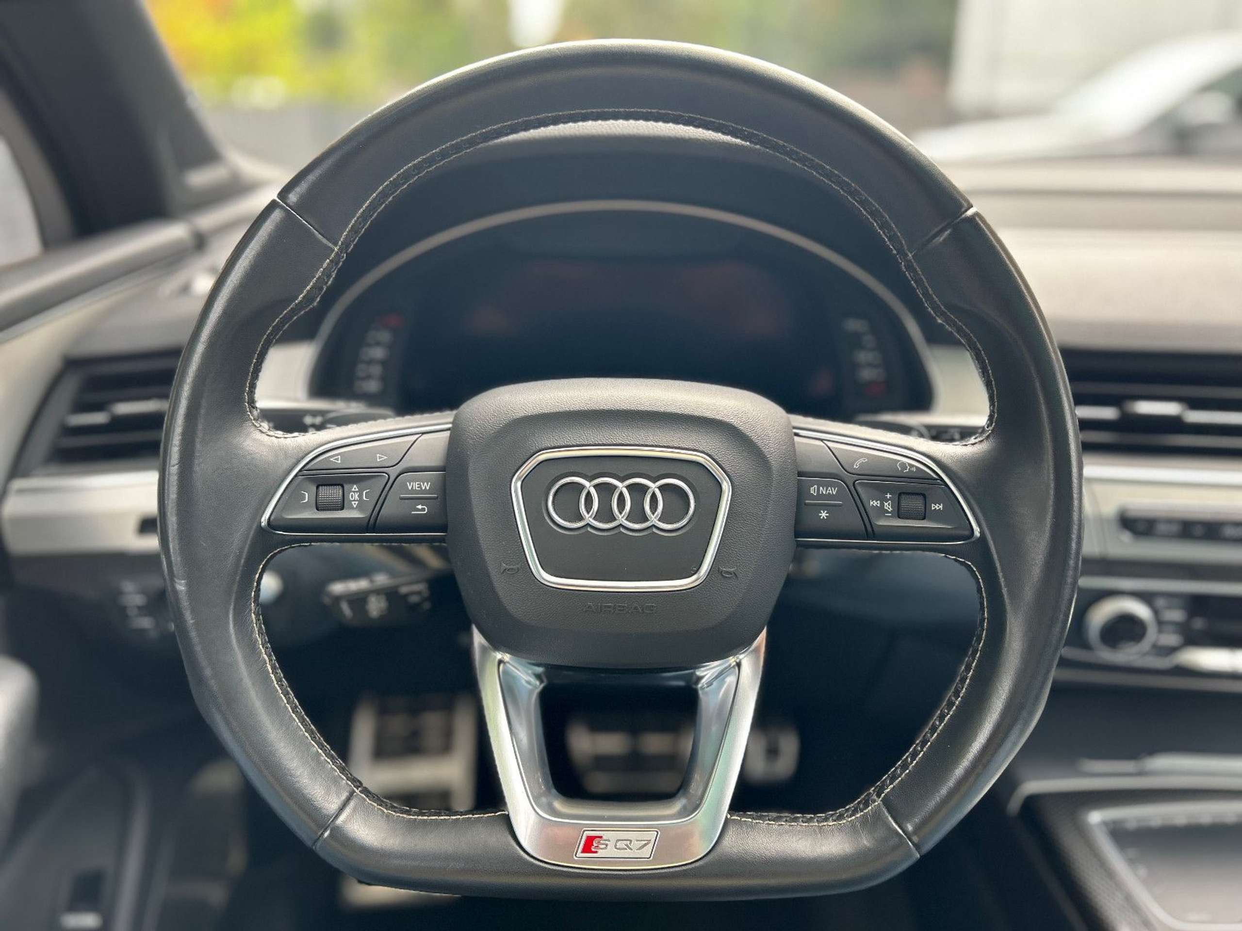 Audi - SQ7