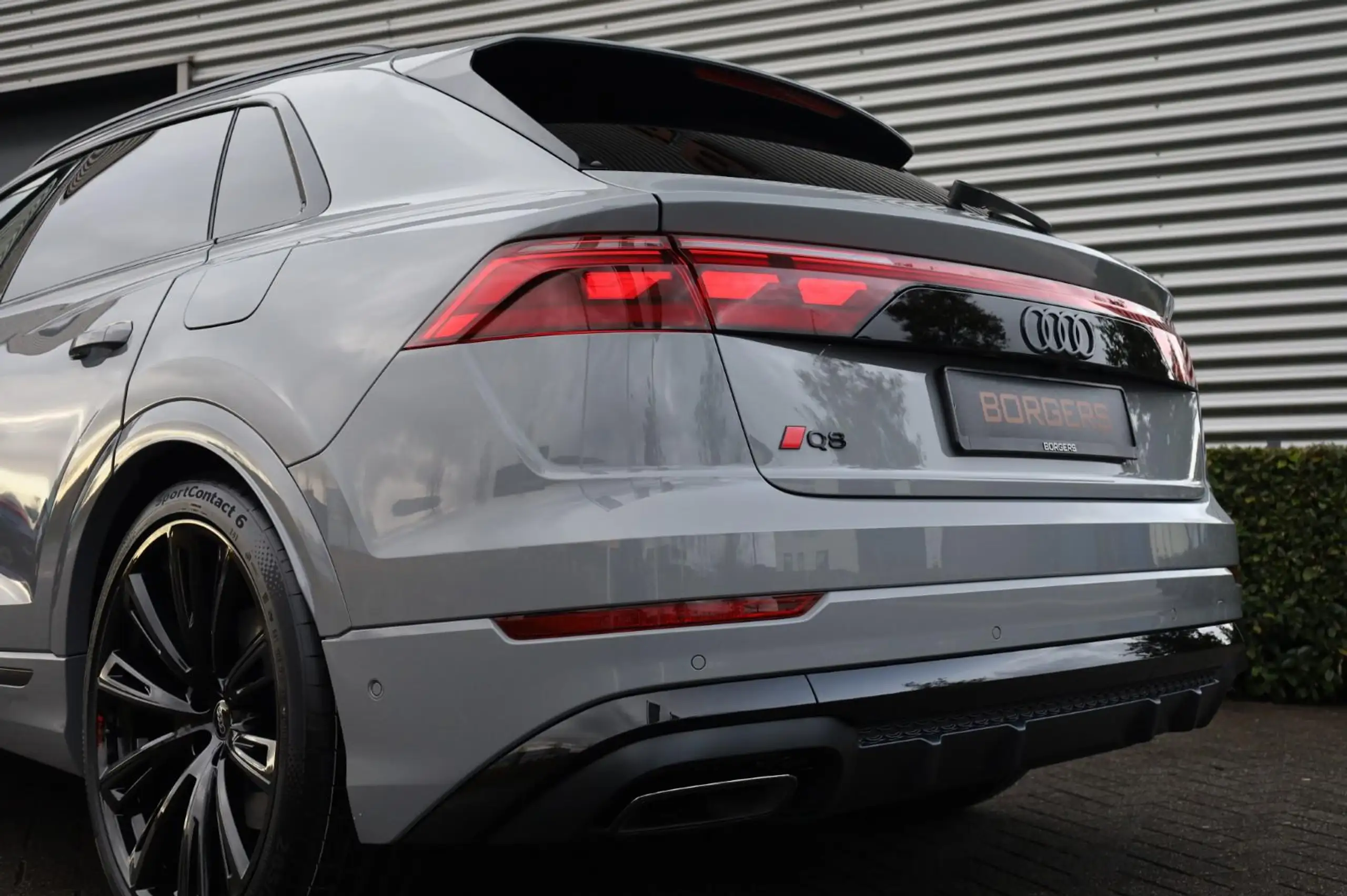 Audi - Q8