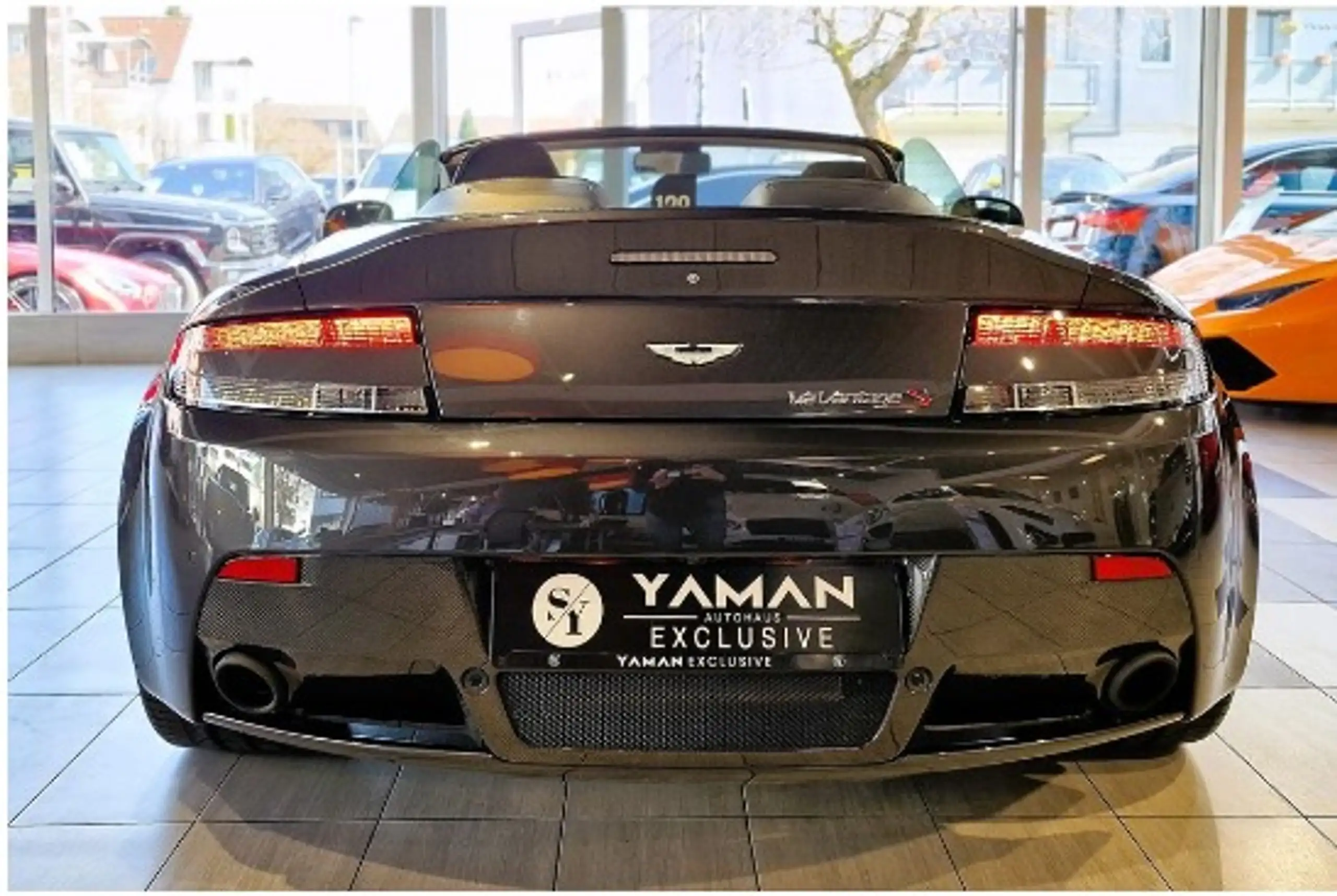 Aston Martin - Vantage