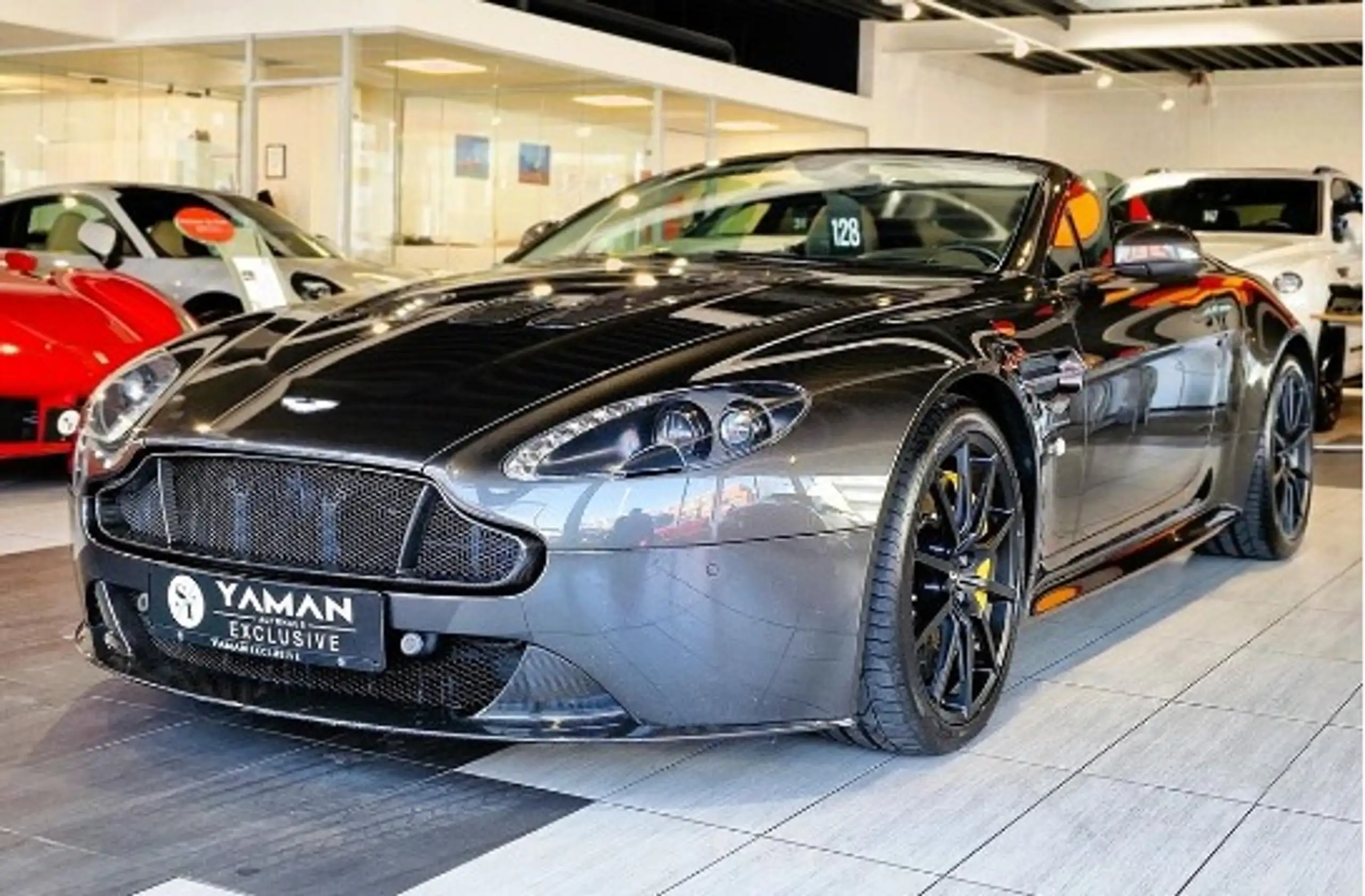 Aston Martin - Vantage