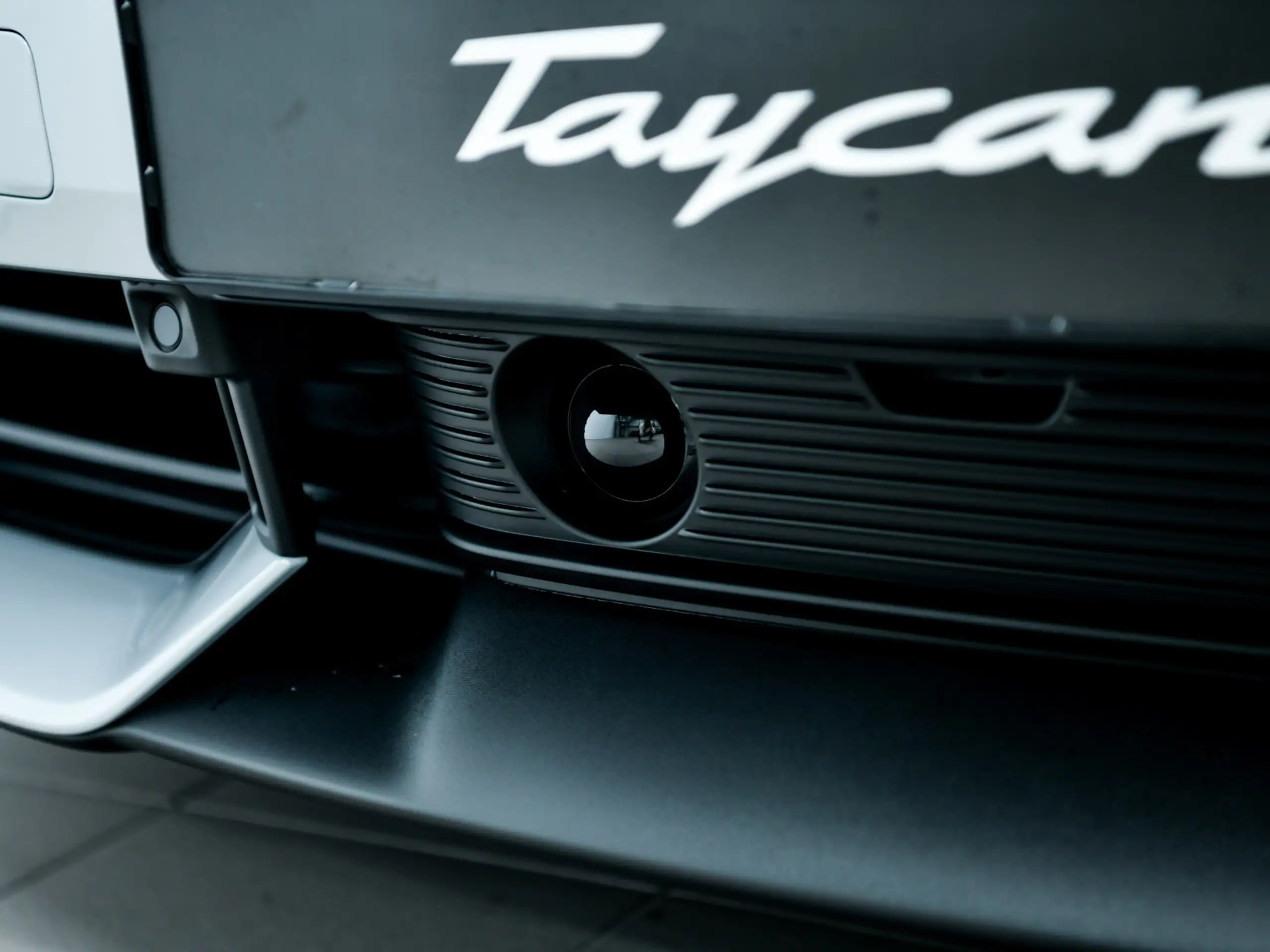 Porsche - Taycan