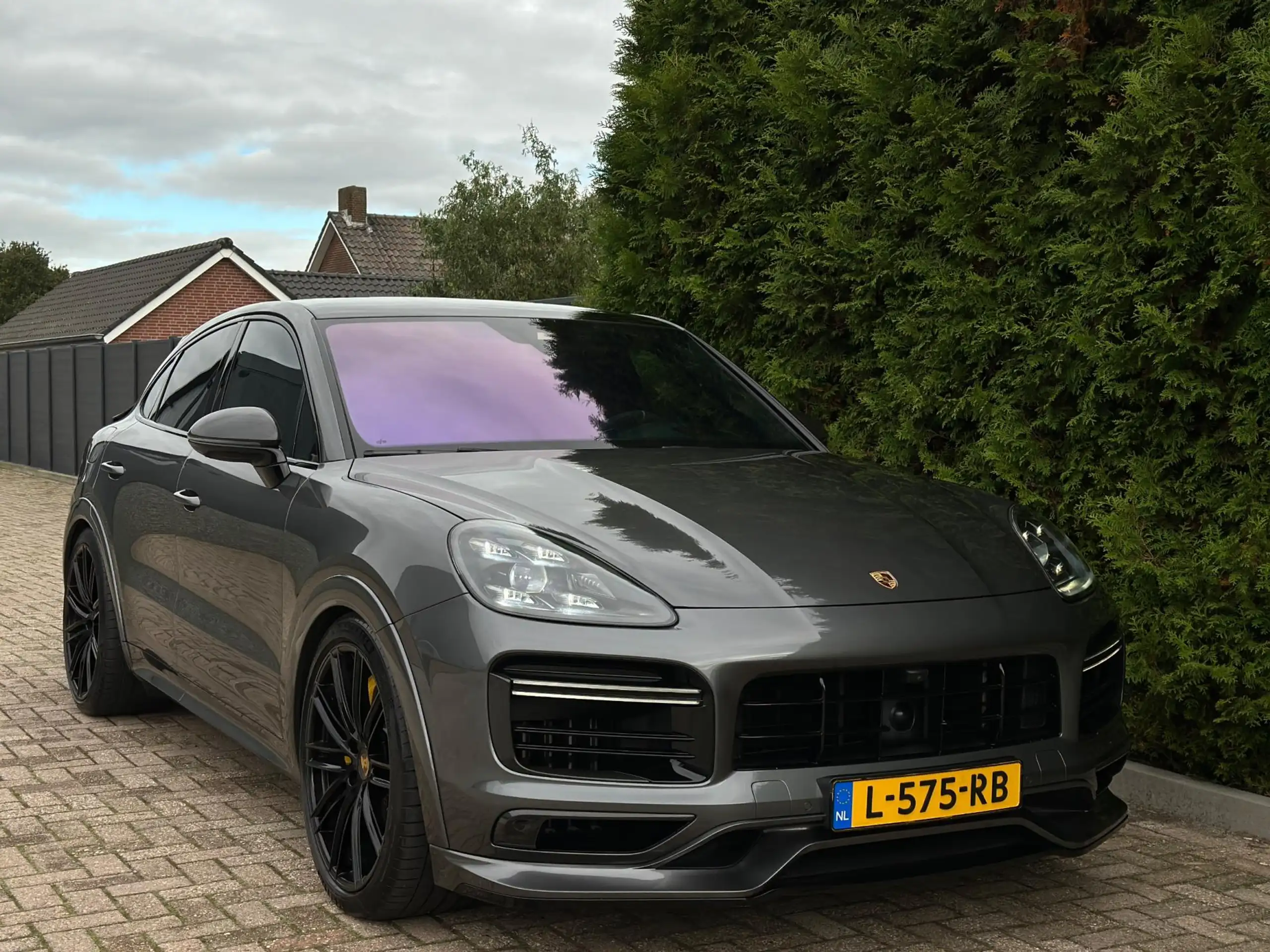 Porsche - Cayenne