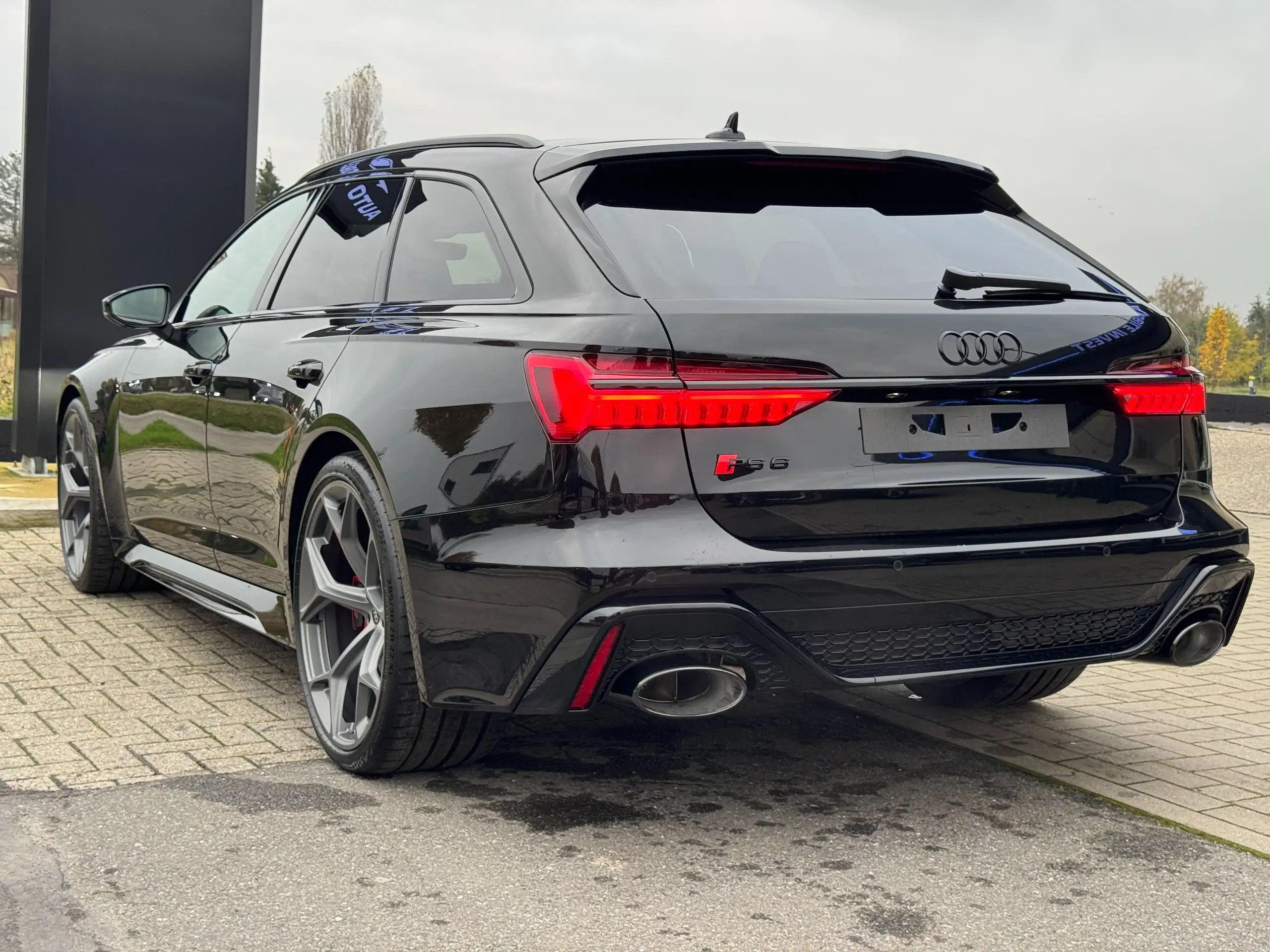 Audi - RS6