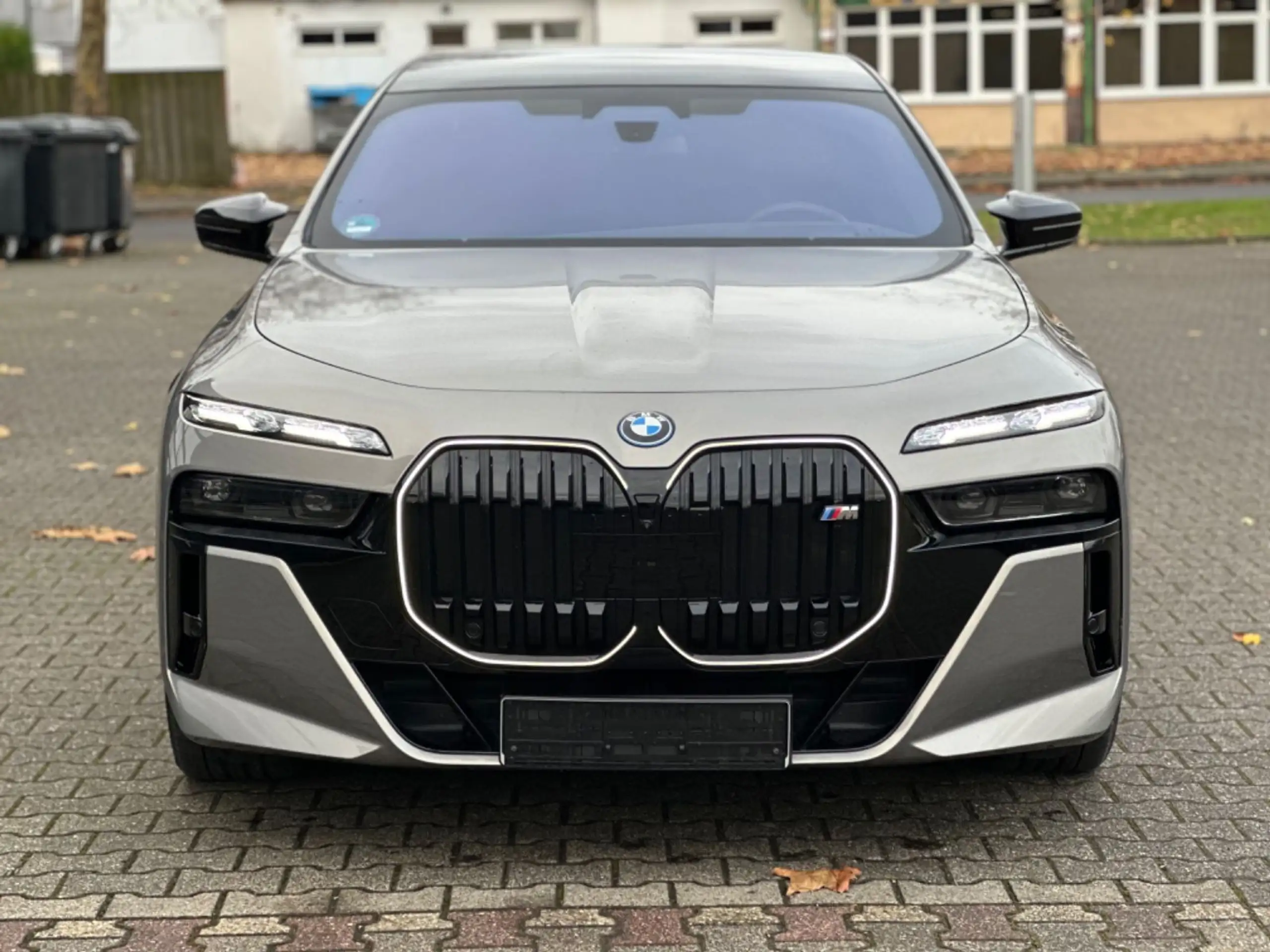 BMW - 760