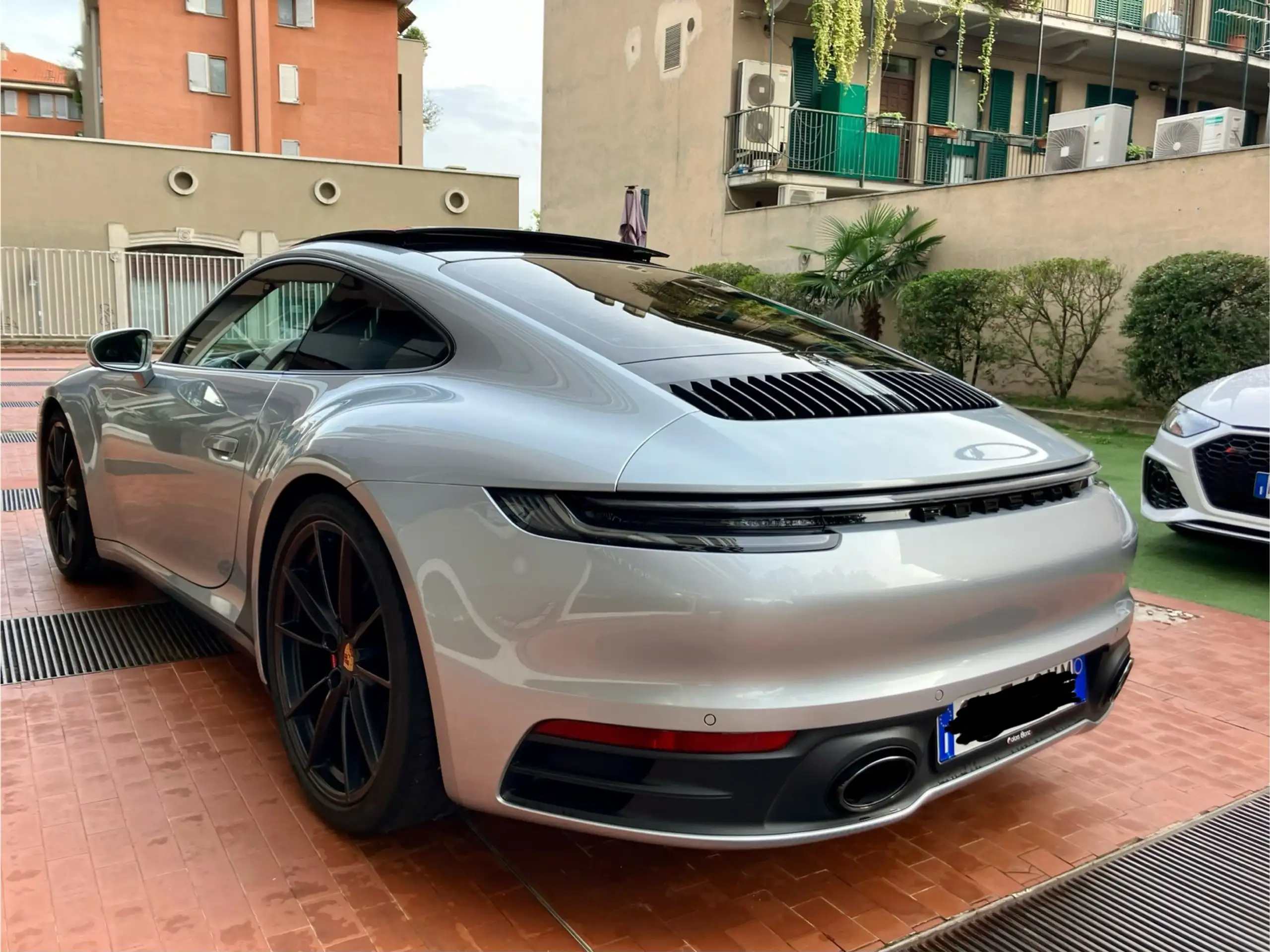 Porsche - 911