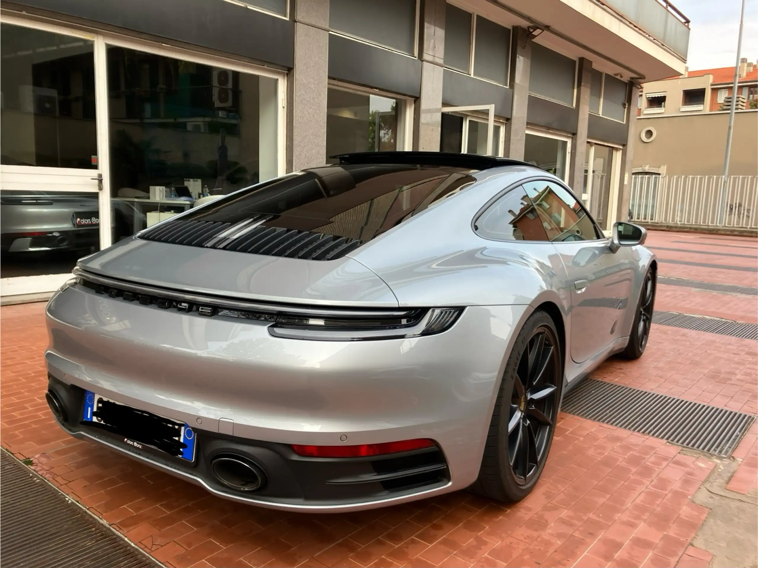 Porsche - 911