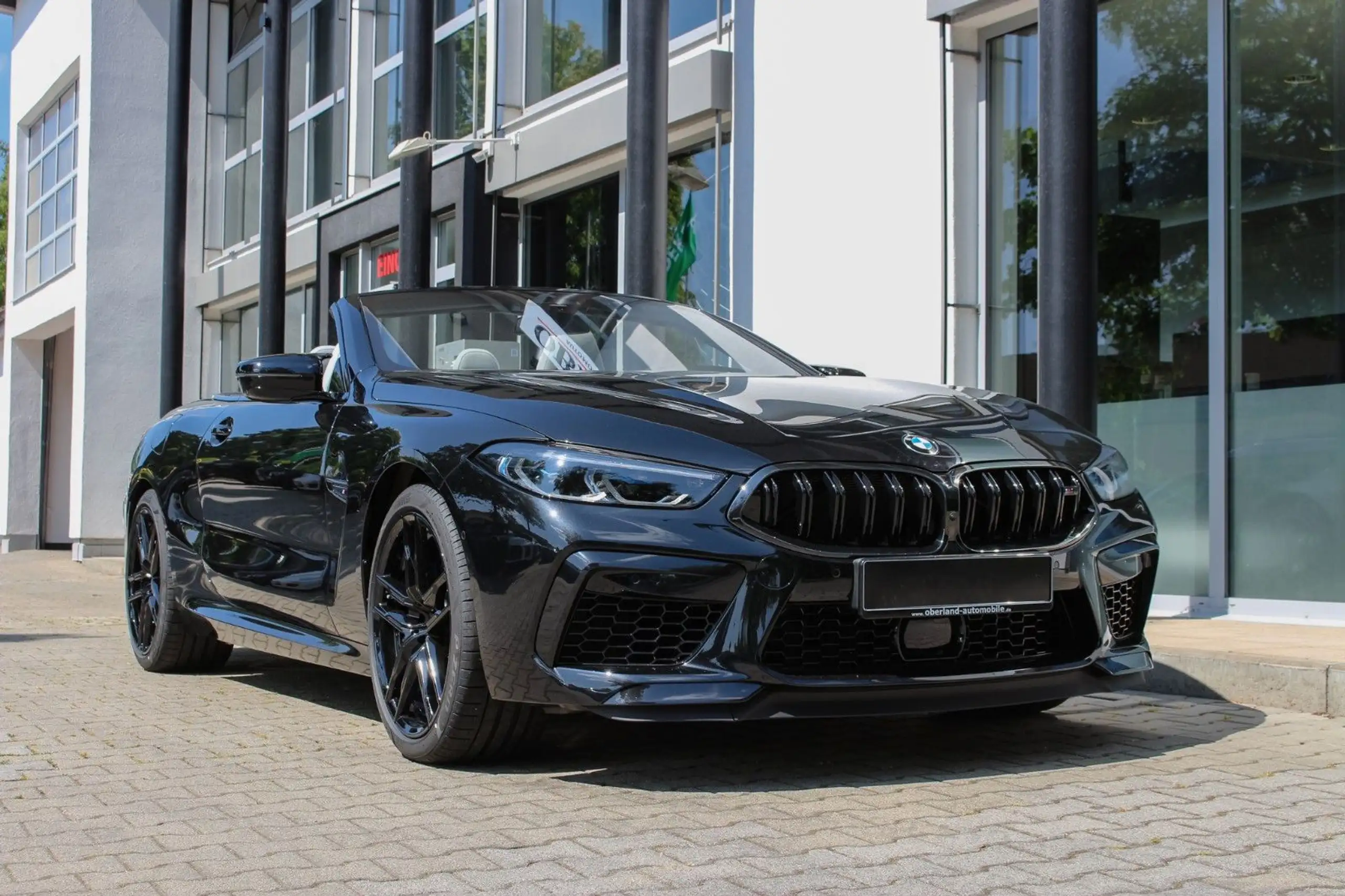 BMW - M8