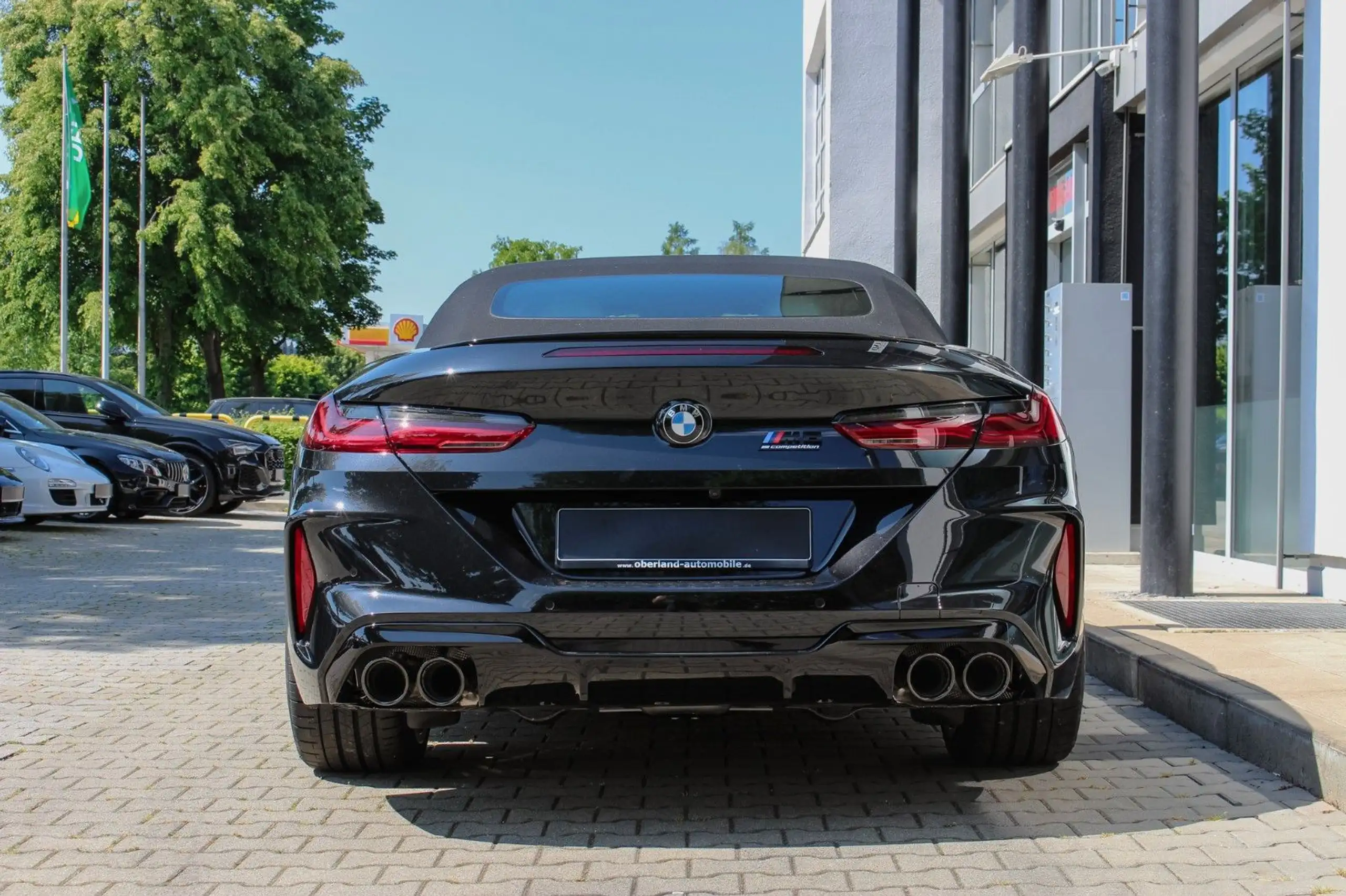 BMW - M8