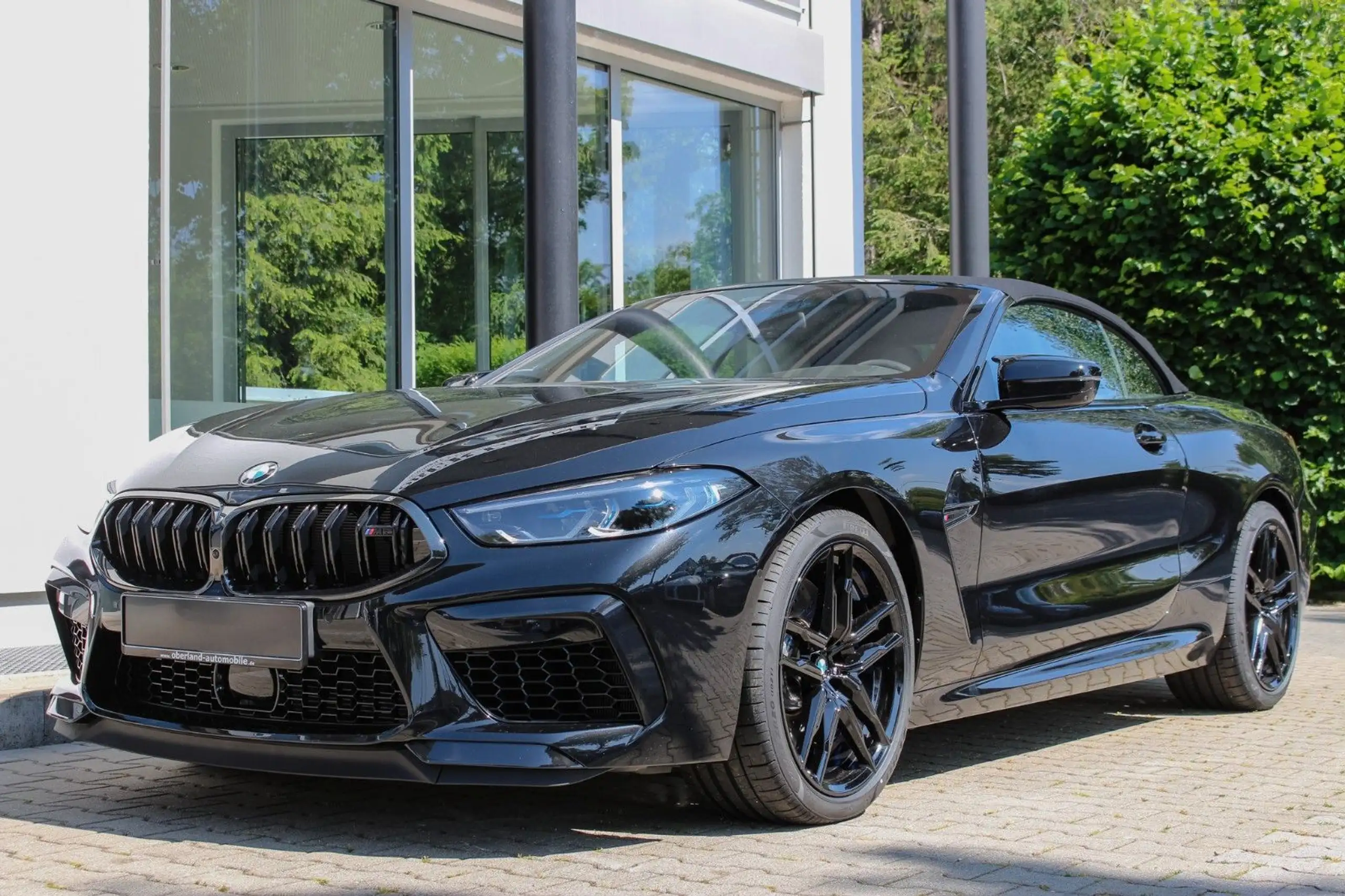 BMW - M8