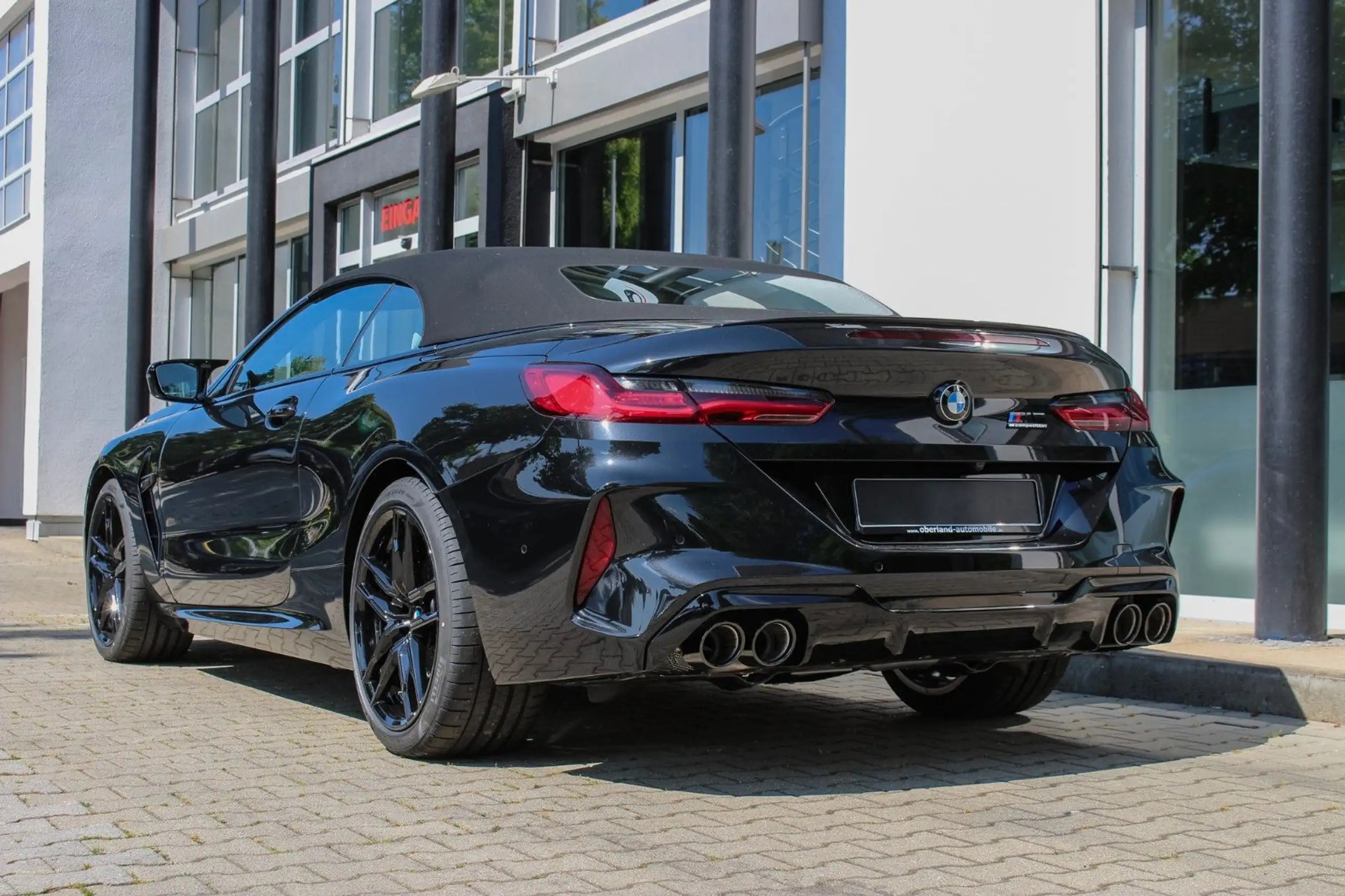 BMW - M8