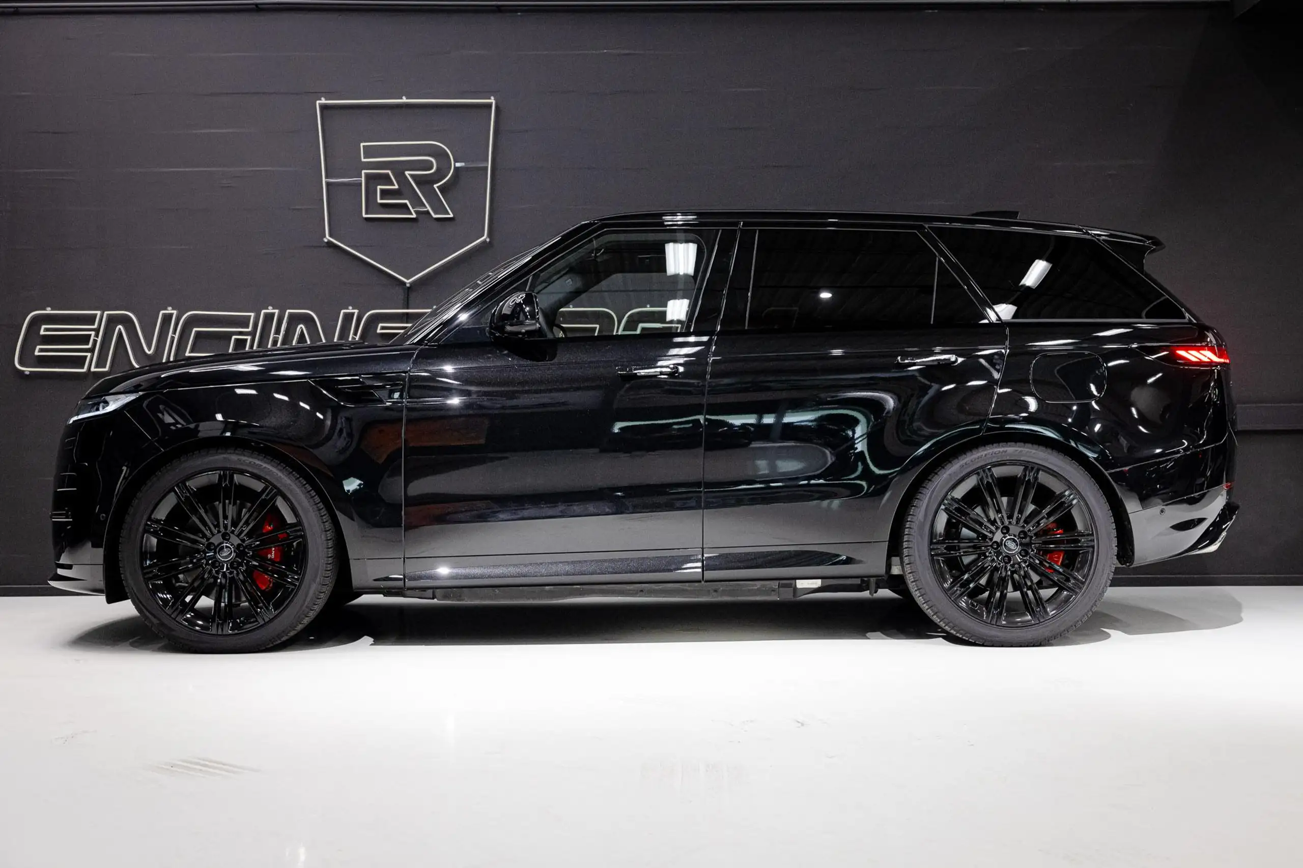 Land Rover - Range Rover Sport