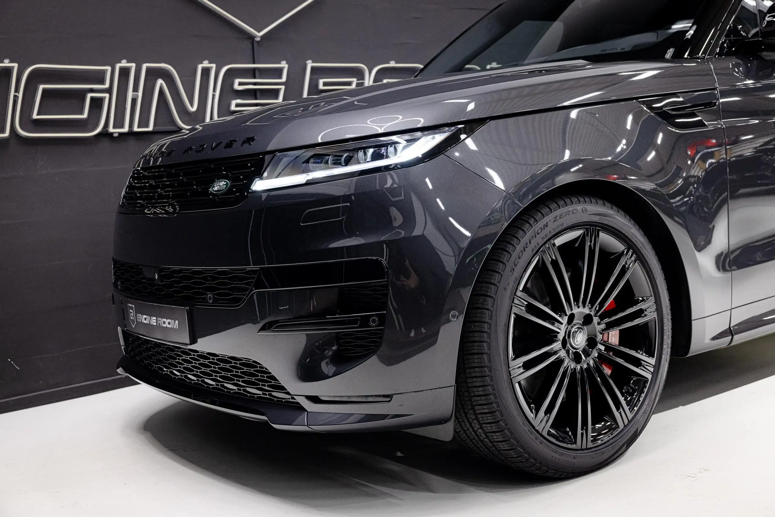 Land Rover - Range Rover Sport