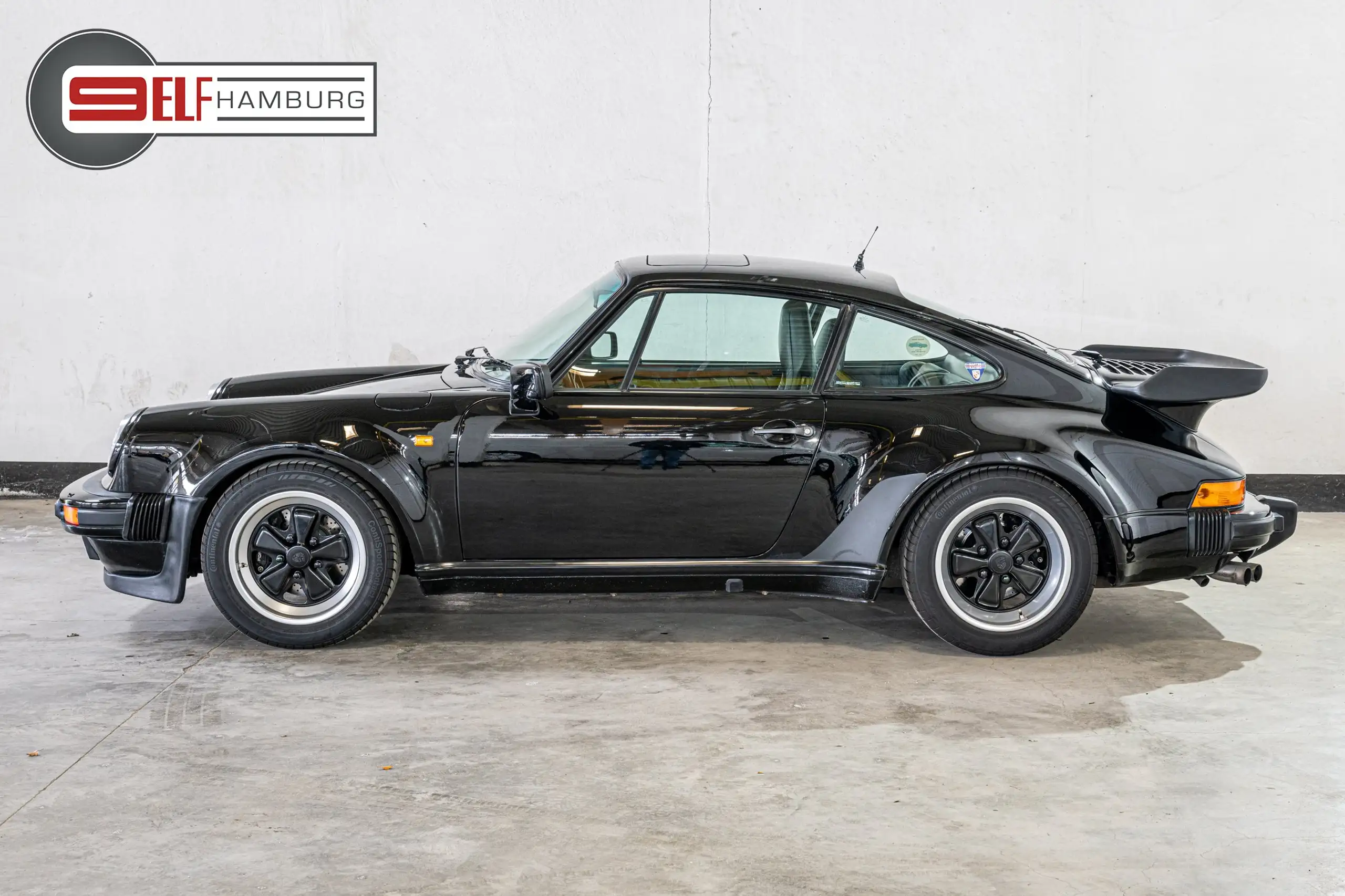 Porsche - 930