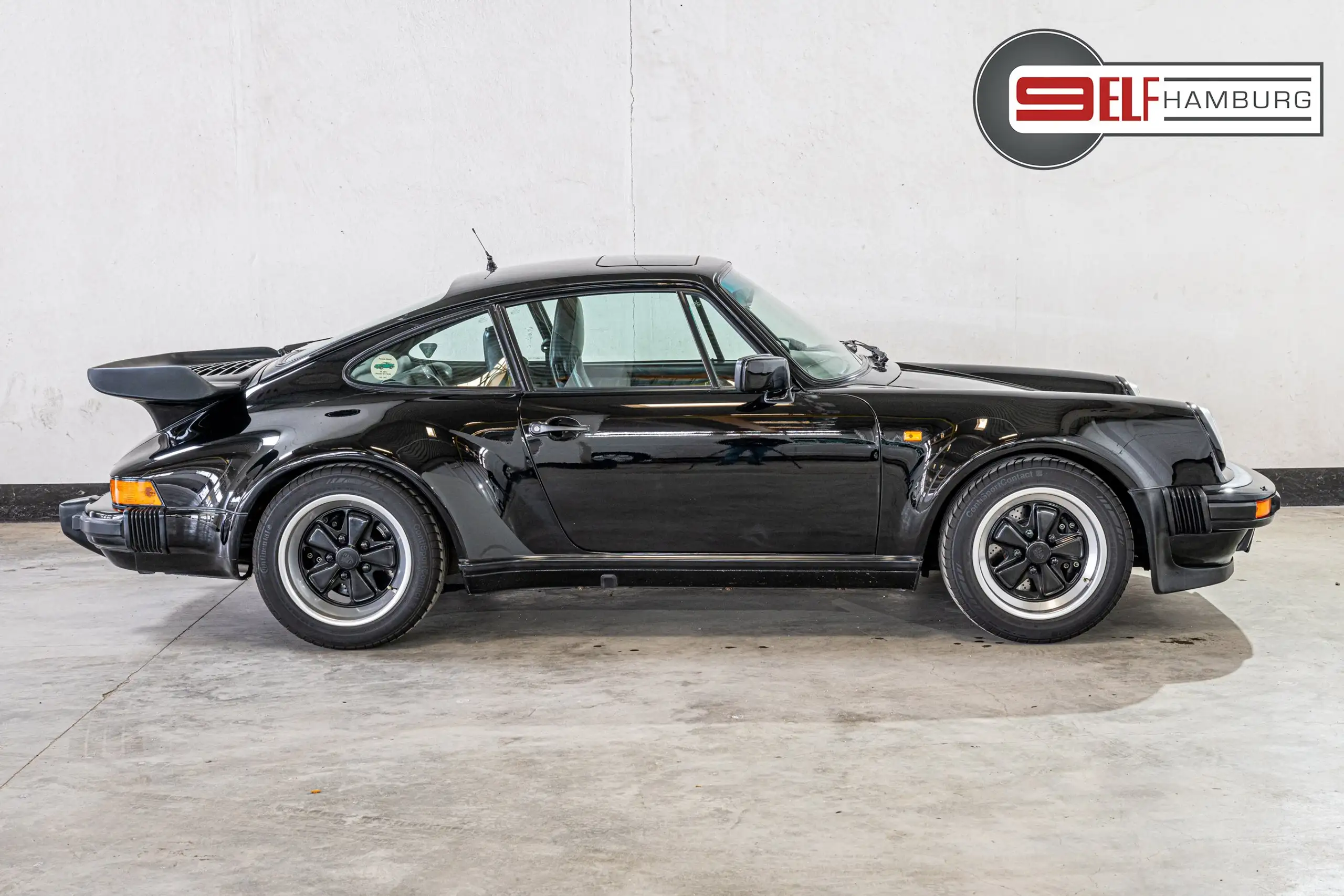 Porsche - 930