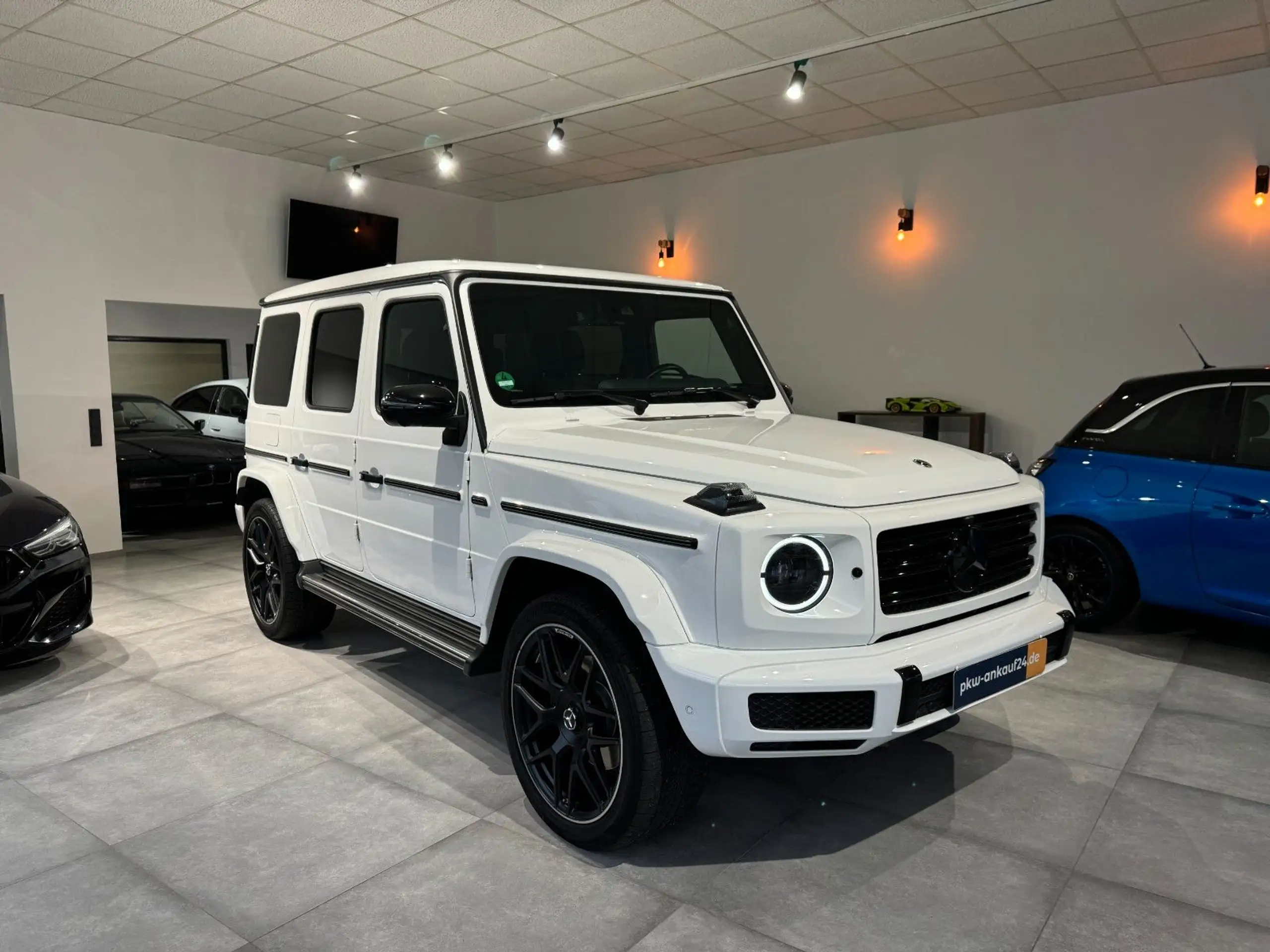 Mercedes-Benz - G 400