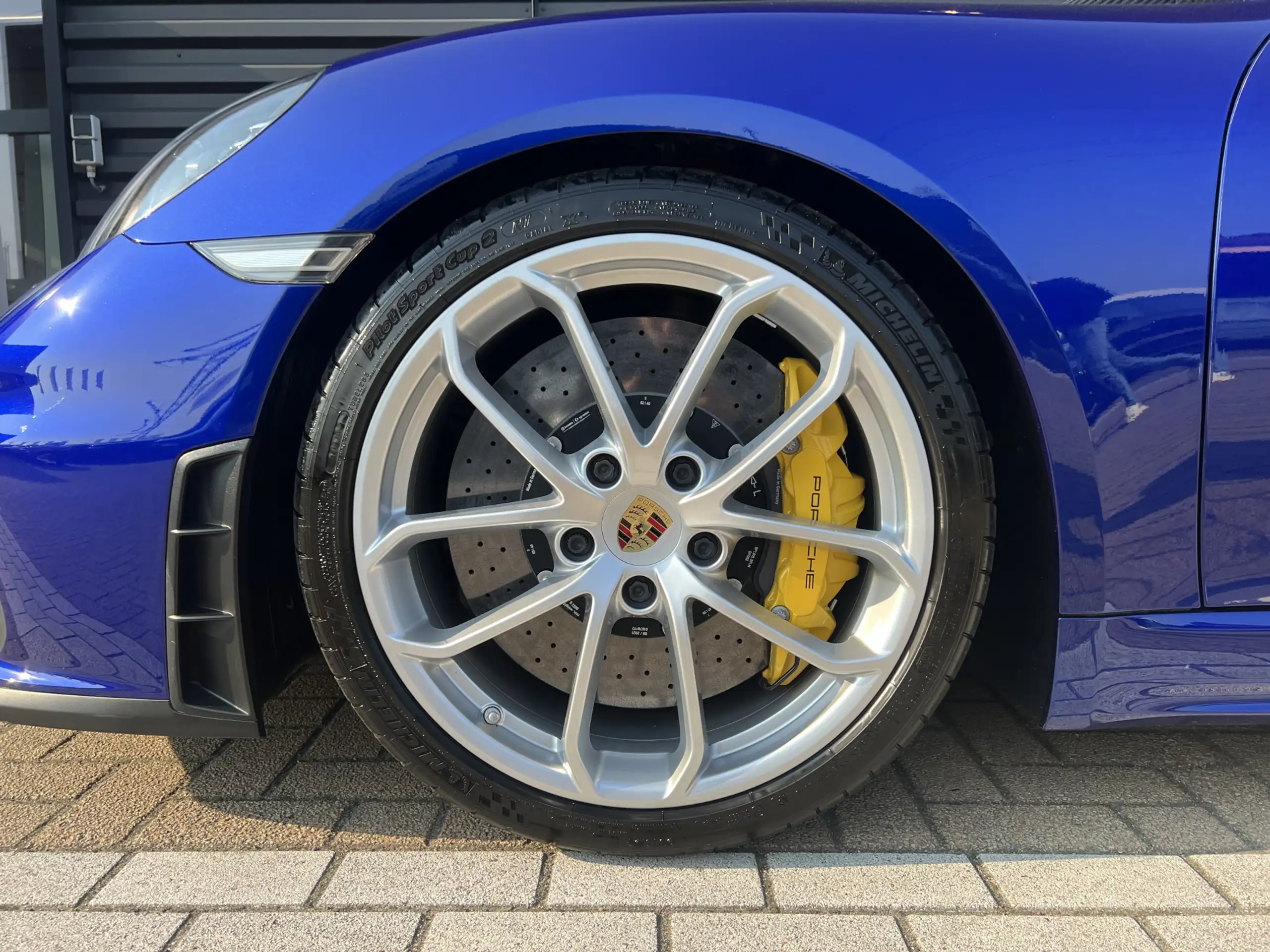 Porsche - 718 Spyder