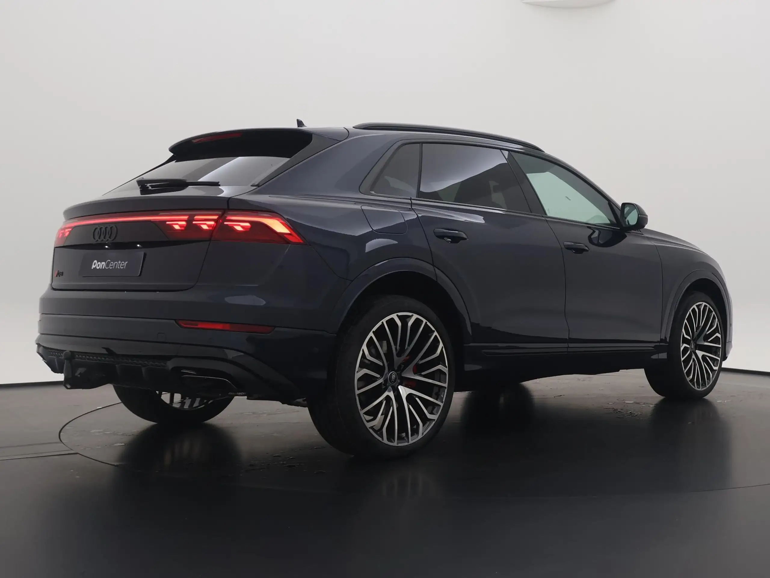 Audi - Q8