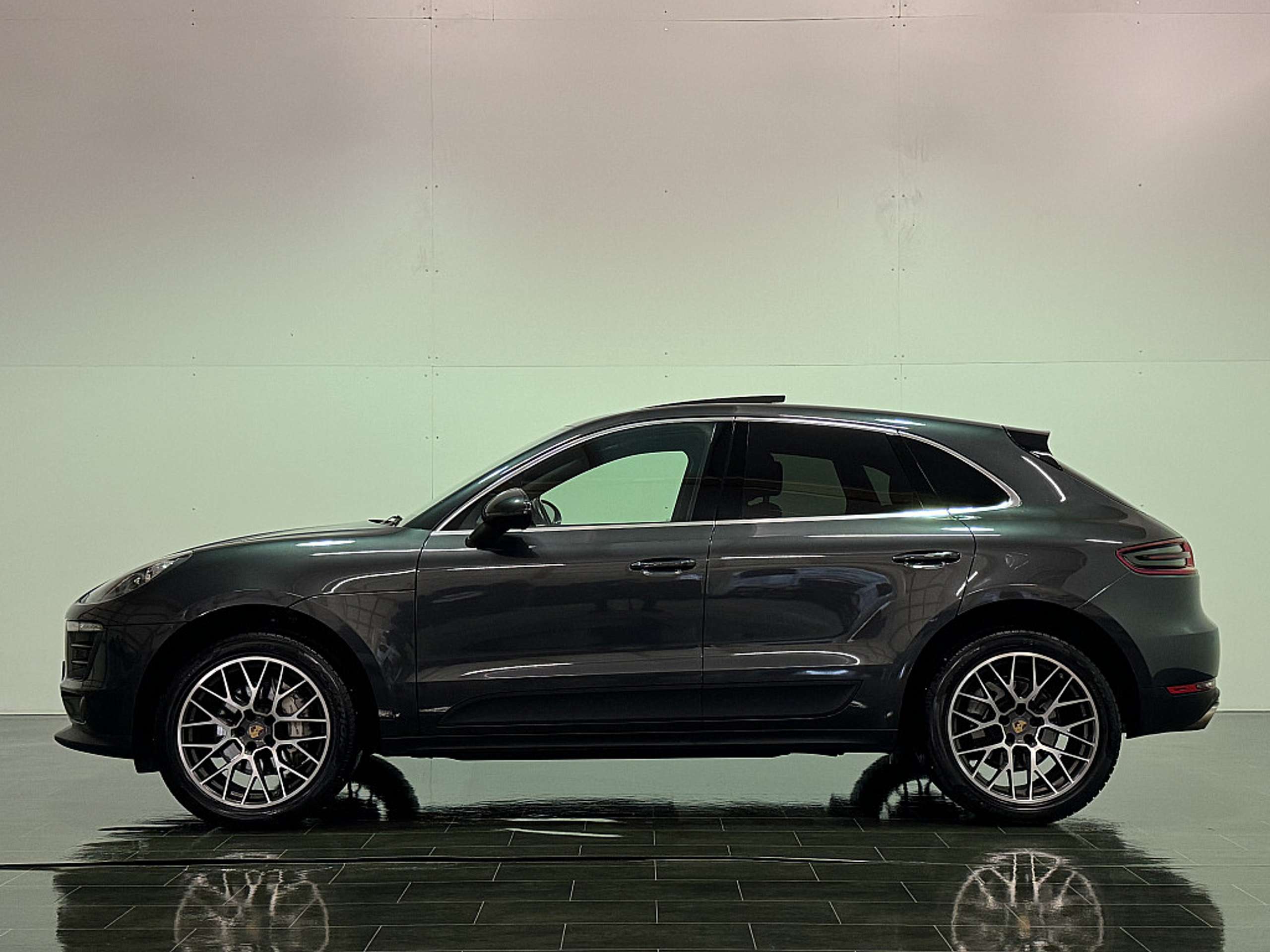 Porsche - Macan