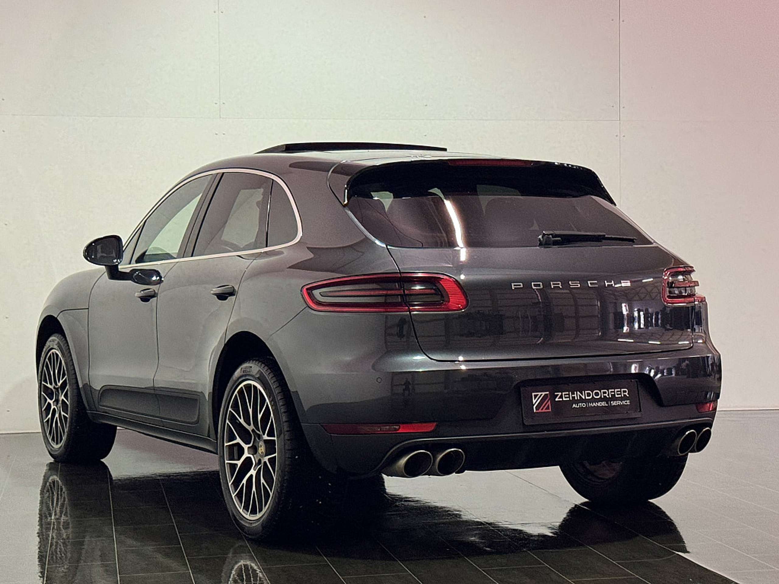 Porsche - Macan