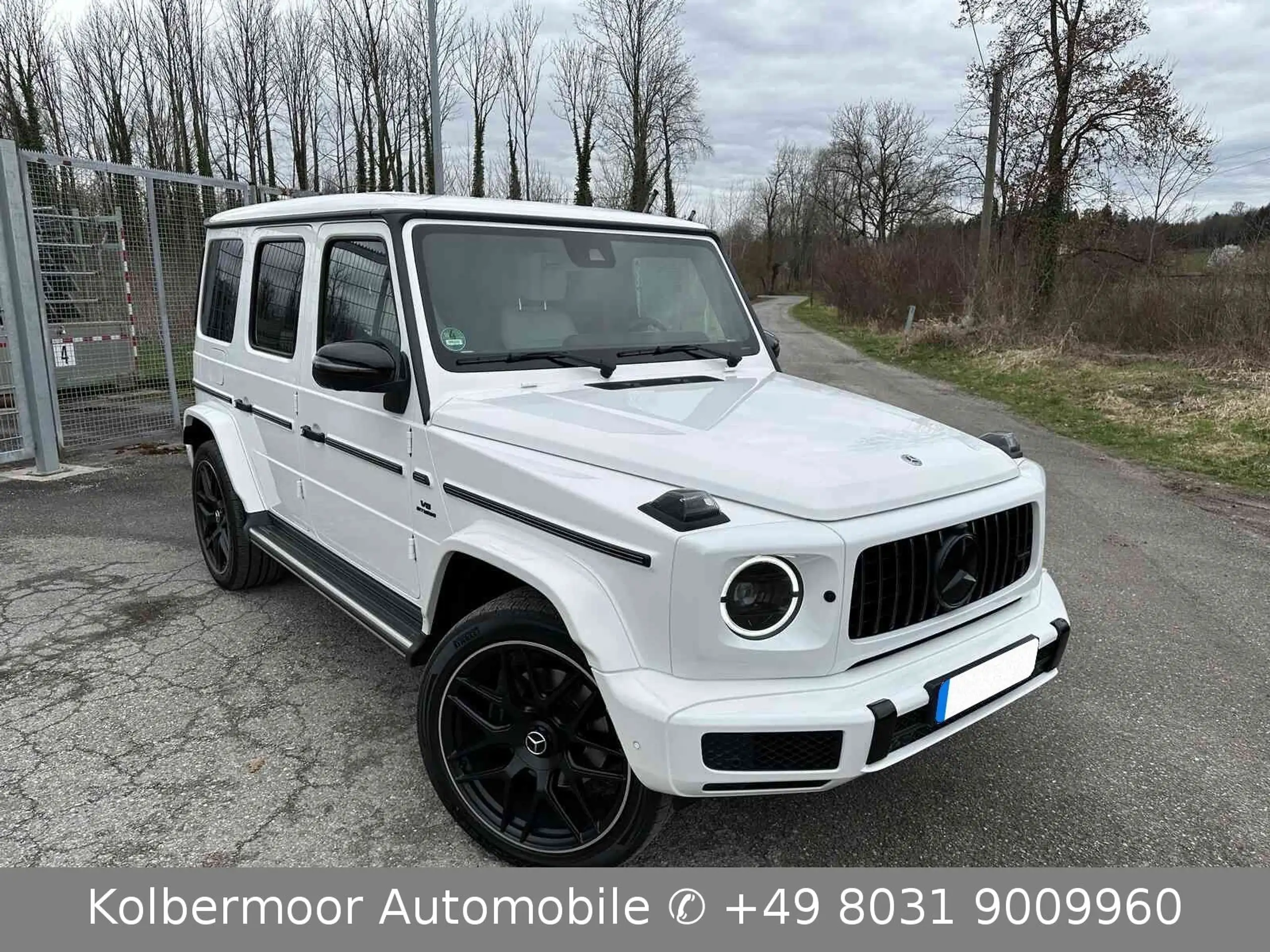 Mercedes-Benz - G 400