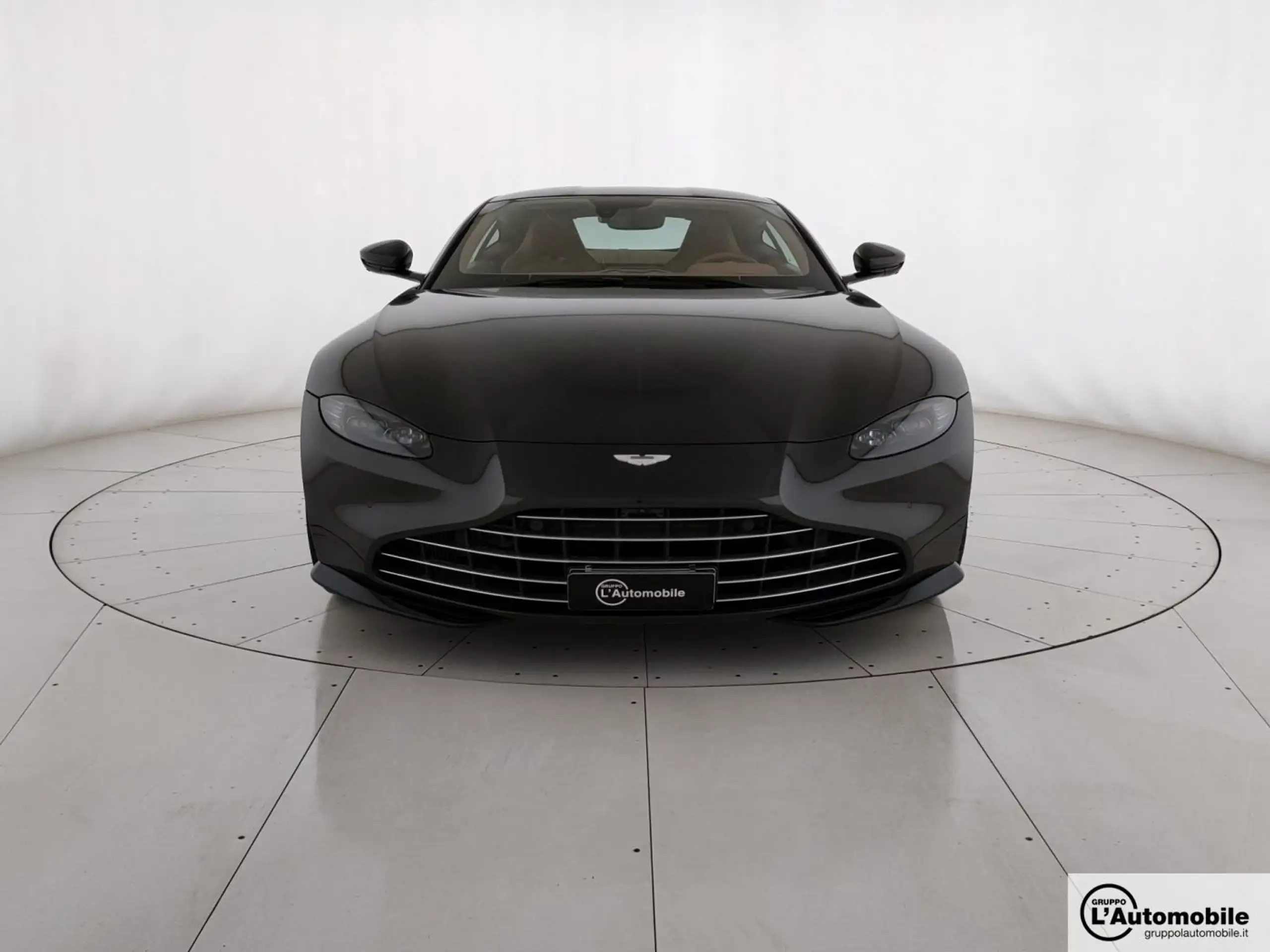 Aston Martin - Vantage