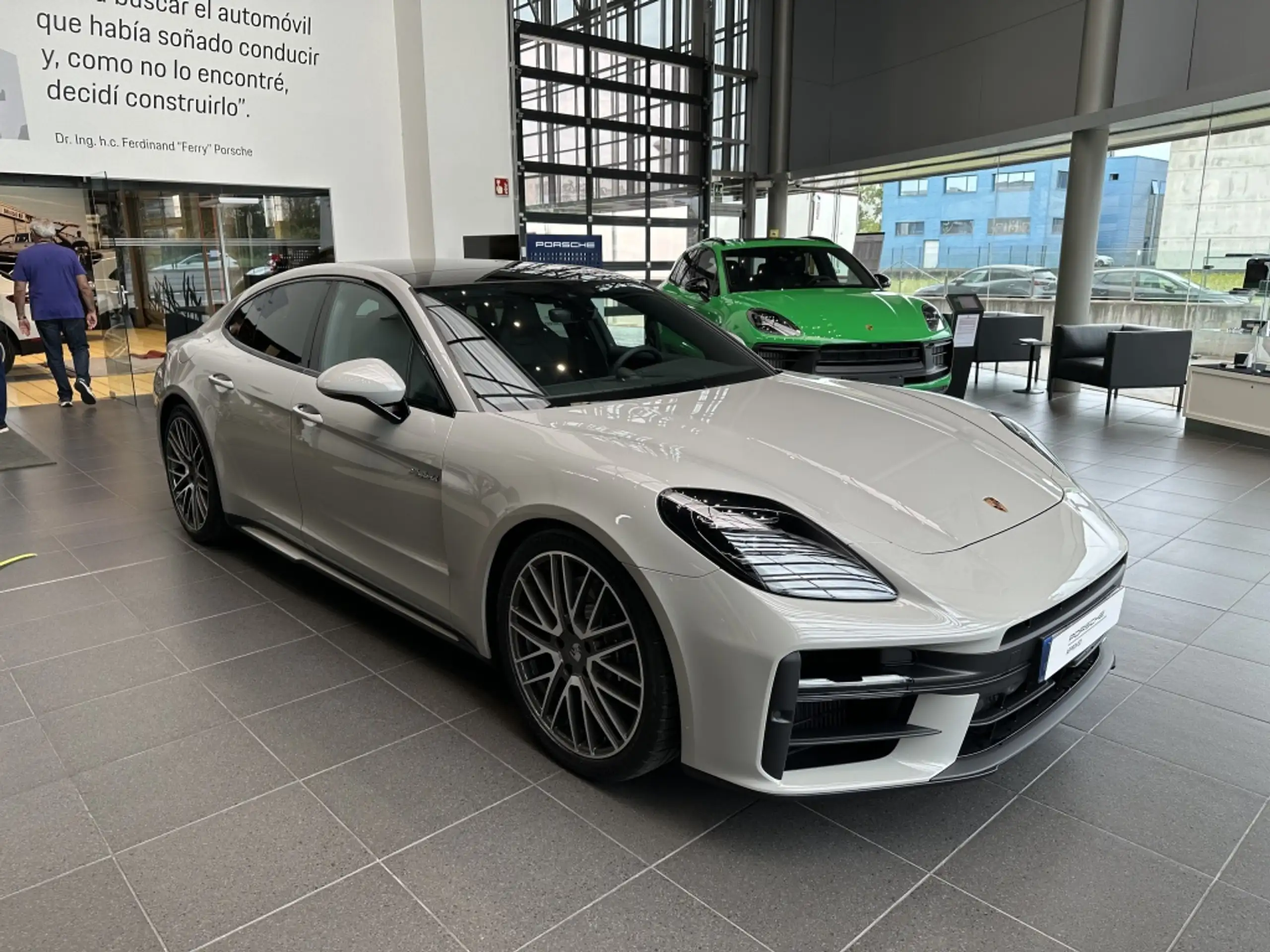 Porsche - Panamera