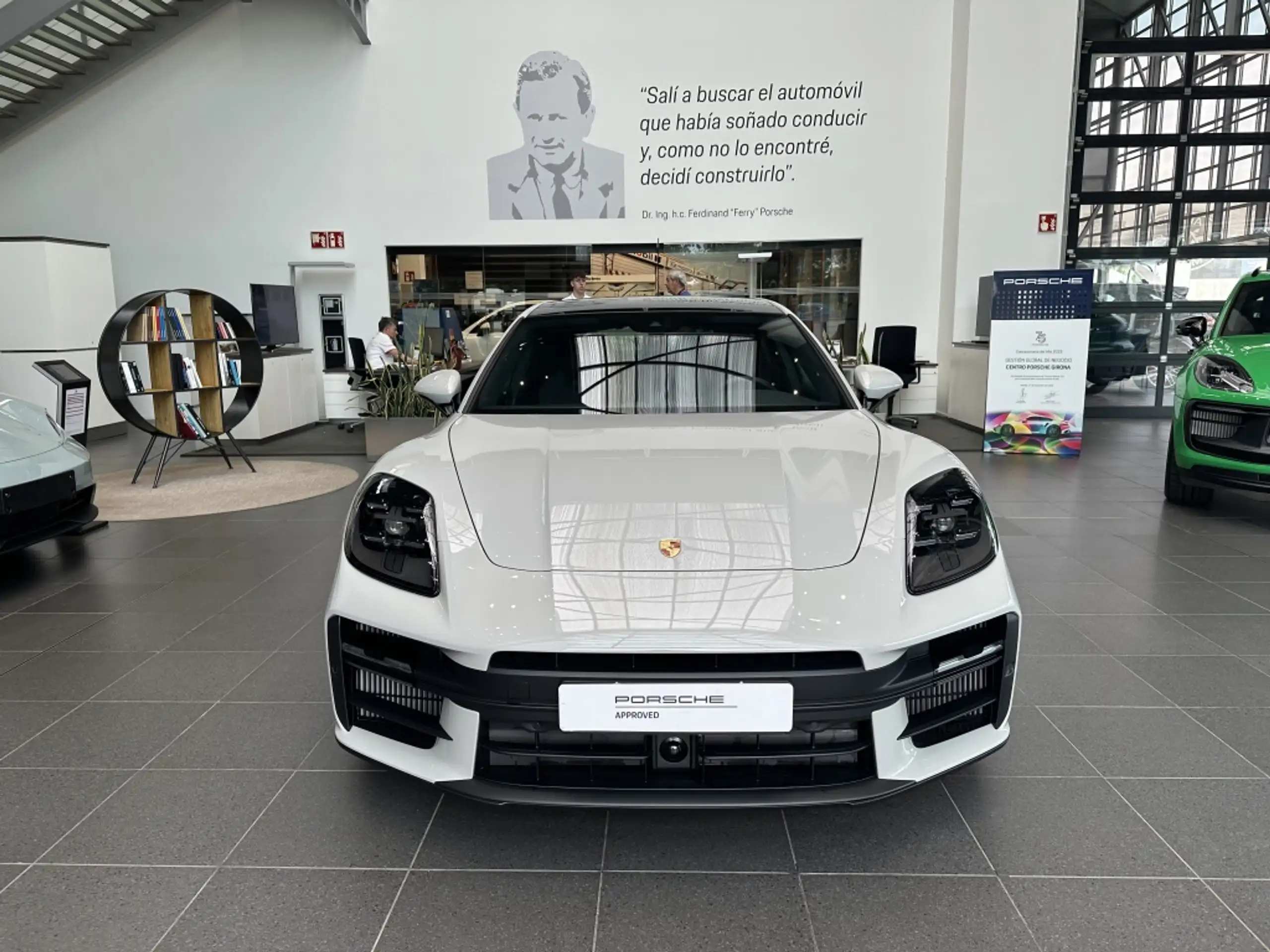 Porsche - Panamera